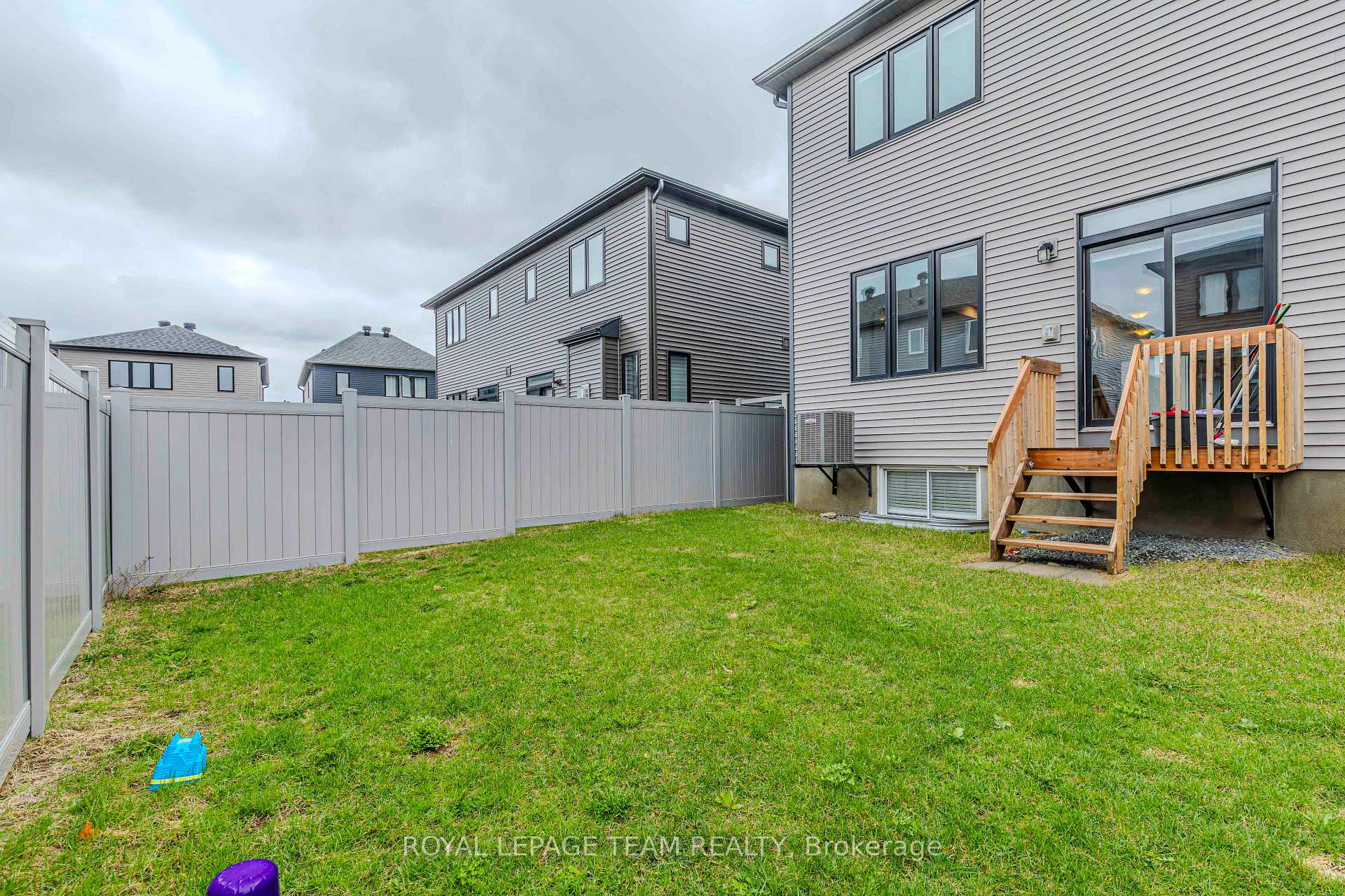 Photo 25 of 2004 Caltra Crescent, Ottawa, Barrhaven - Half Moon Bay — HOMEH