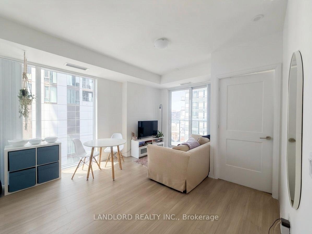 Photo 5 of Unit 2705, 8 Widmer Street, Toronto, Waterfront Communities — HOMEH