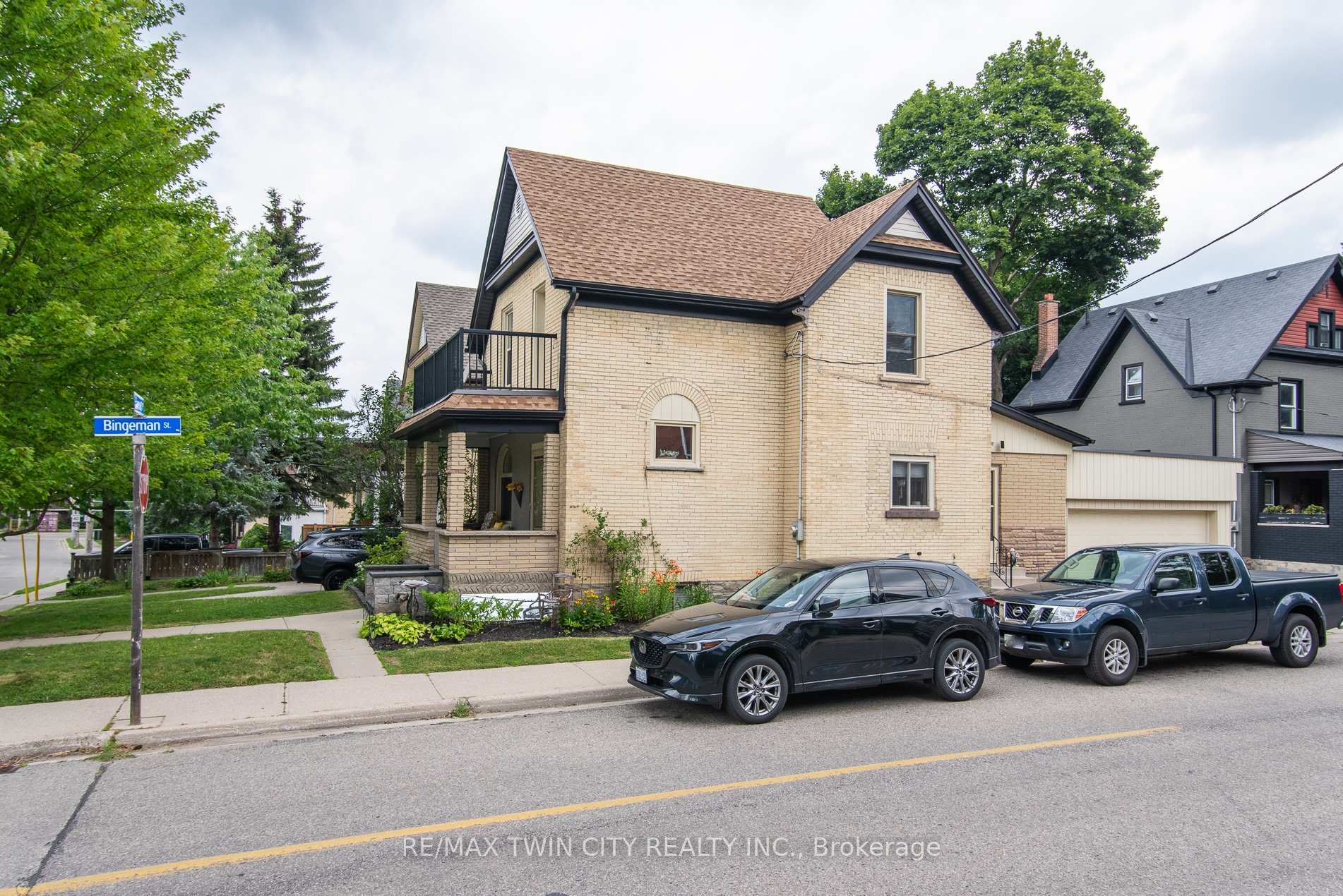Photo 2 of 32 Samuel Street, Kitchener, Civic Centre — HOMEH