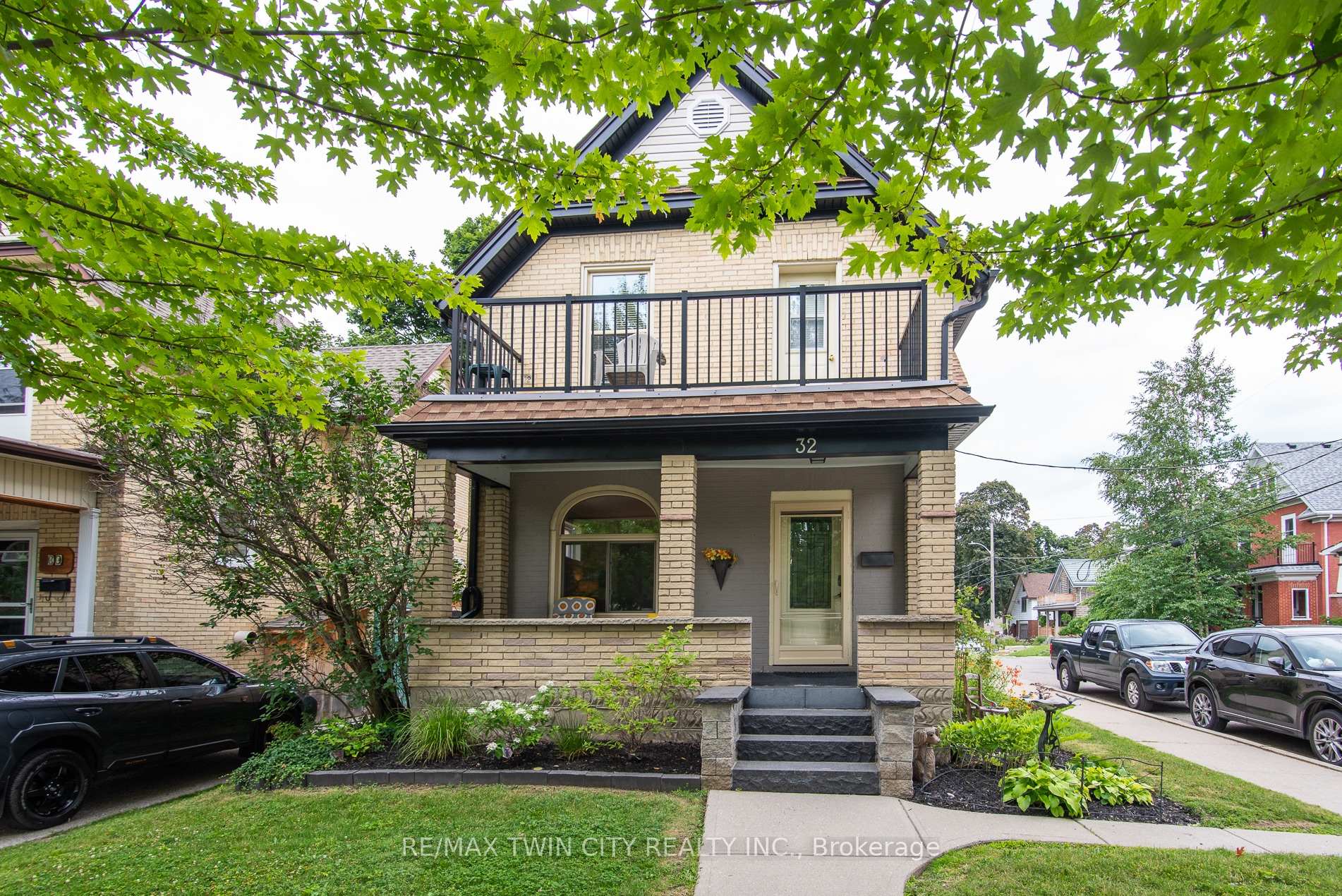 Photo 4 of 32 Samuel Street, Kitchener, Civic Centre — HOMEH