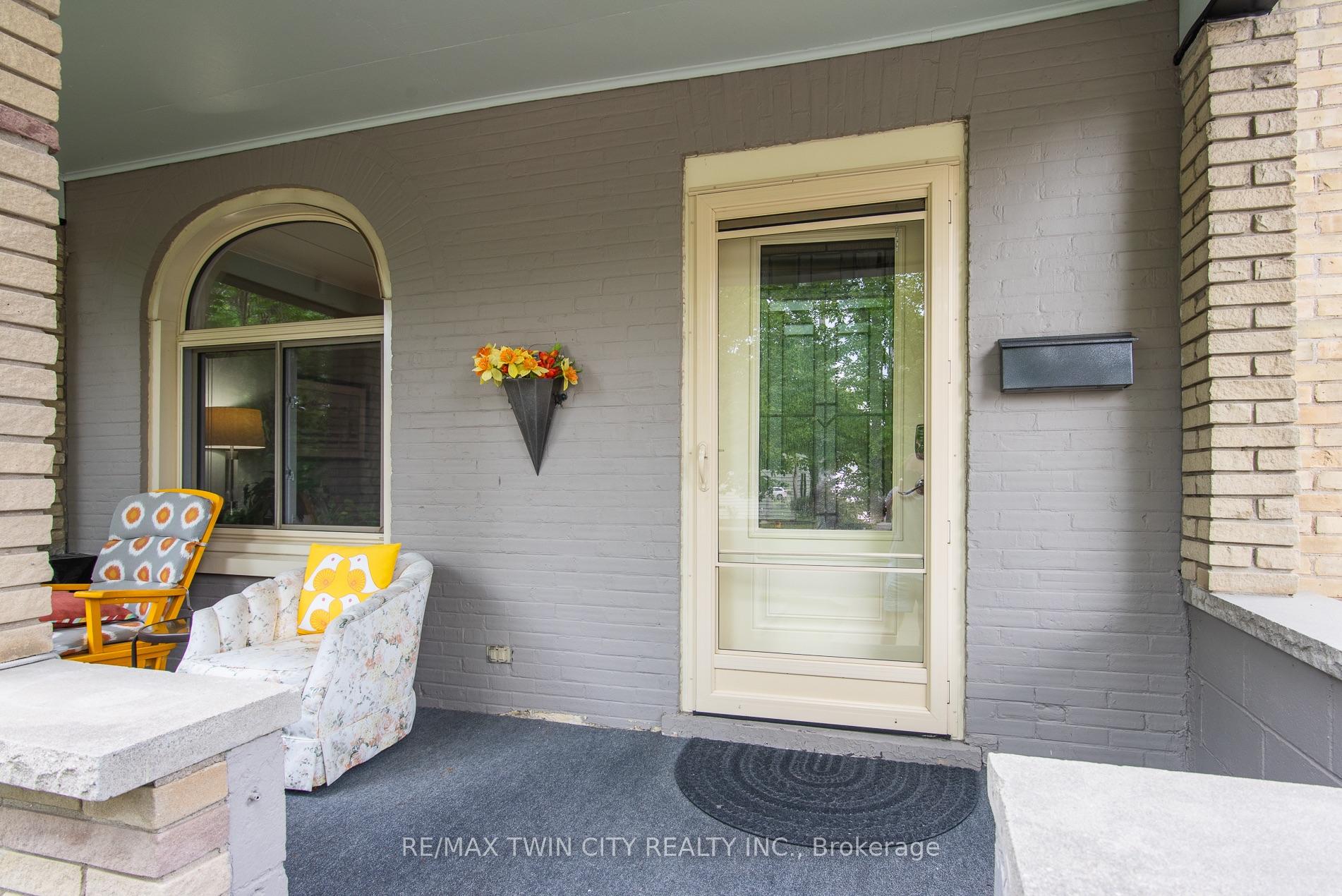 Photo 6 of 32 Samuel Street, Kitchener, Civic Centre — HOMEH