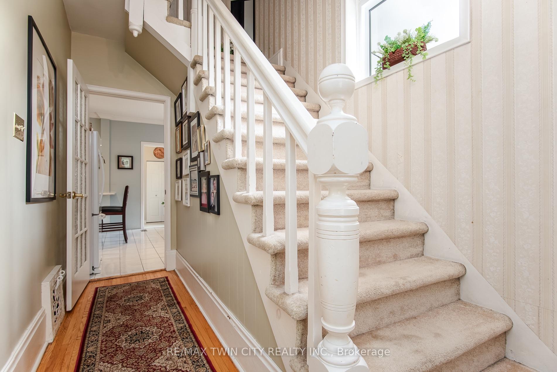 Photo 9 of 32 Samuel Street, Kitchener, Civic Centre — HOMEH