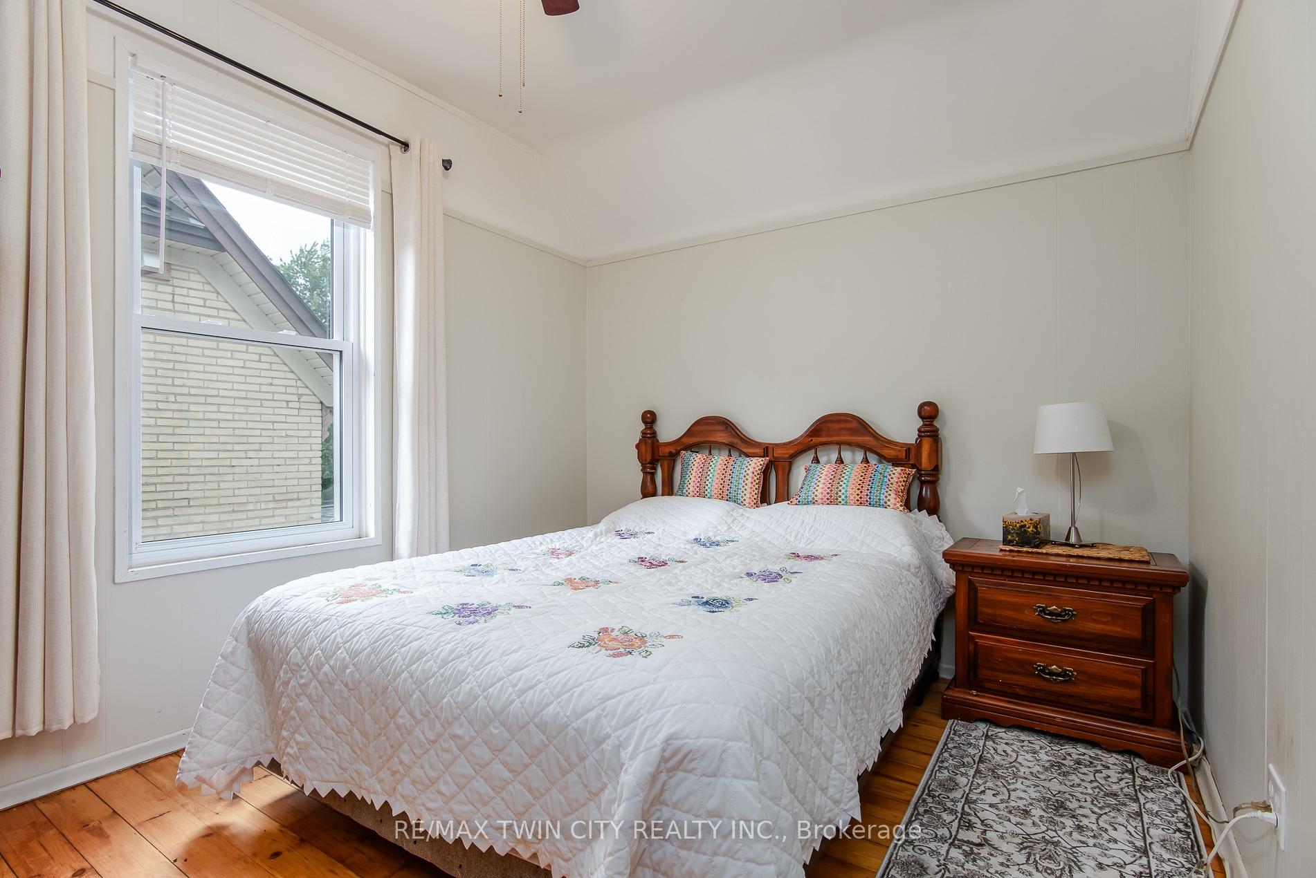 Photo 29 of 32 Samuel Street, Kitchener, Civic Centre — HOMEH
