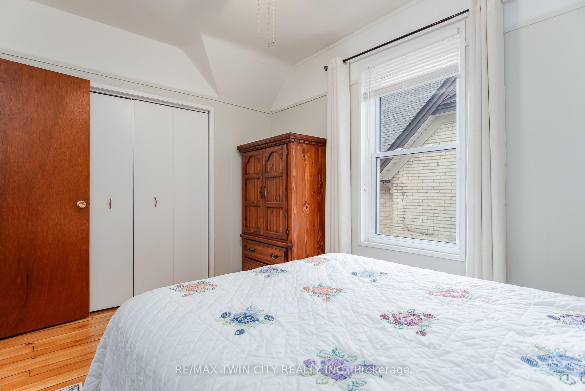Photo 30 of 32 Samuel Street, Kitchener, Civic Centre — HOMEH