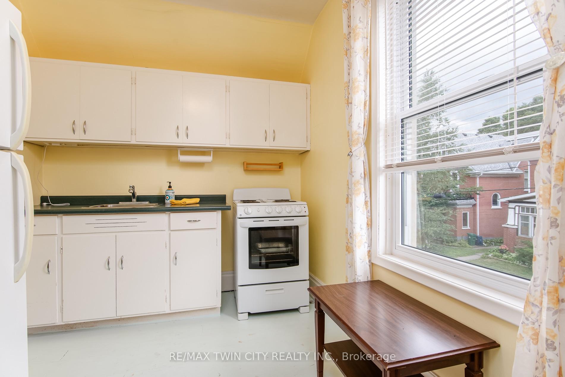 Photo 36 of 32 Samuel Street, Kitchener, Civic Centre — HOMEH
