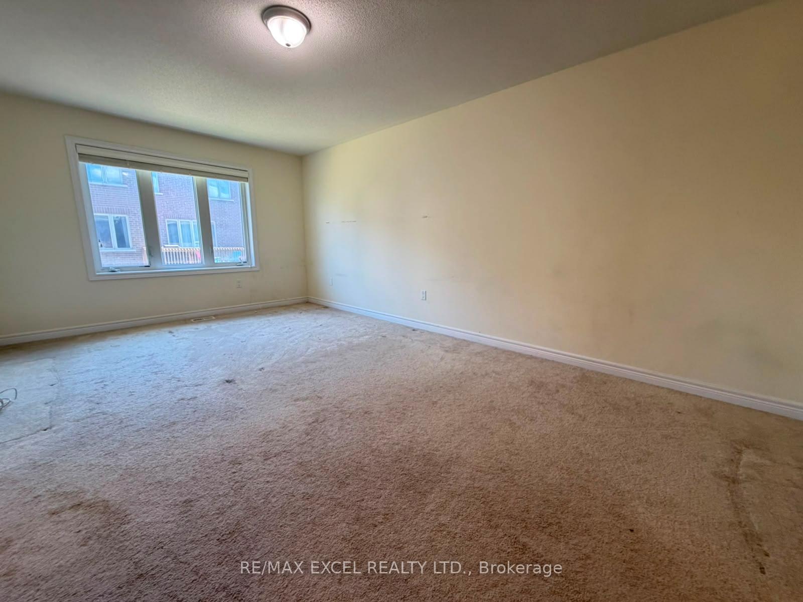 Photo 2 of 27 Manston Crescent, Markham, Milliken Mills East — HOMEH