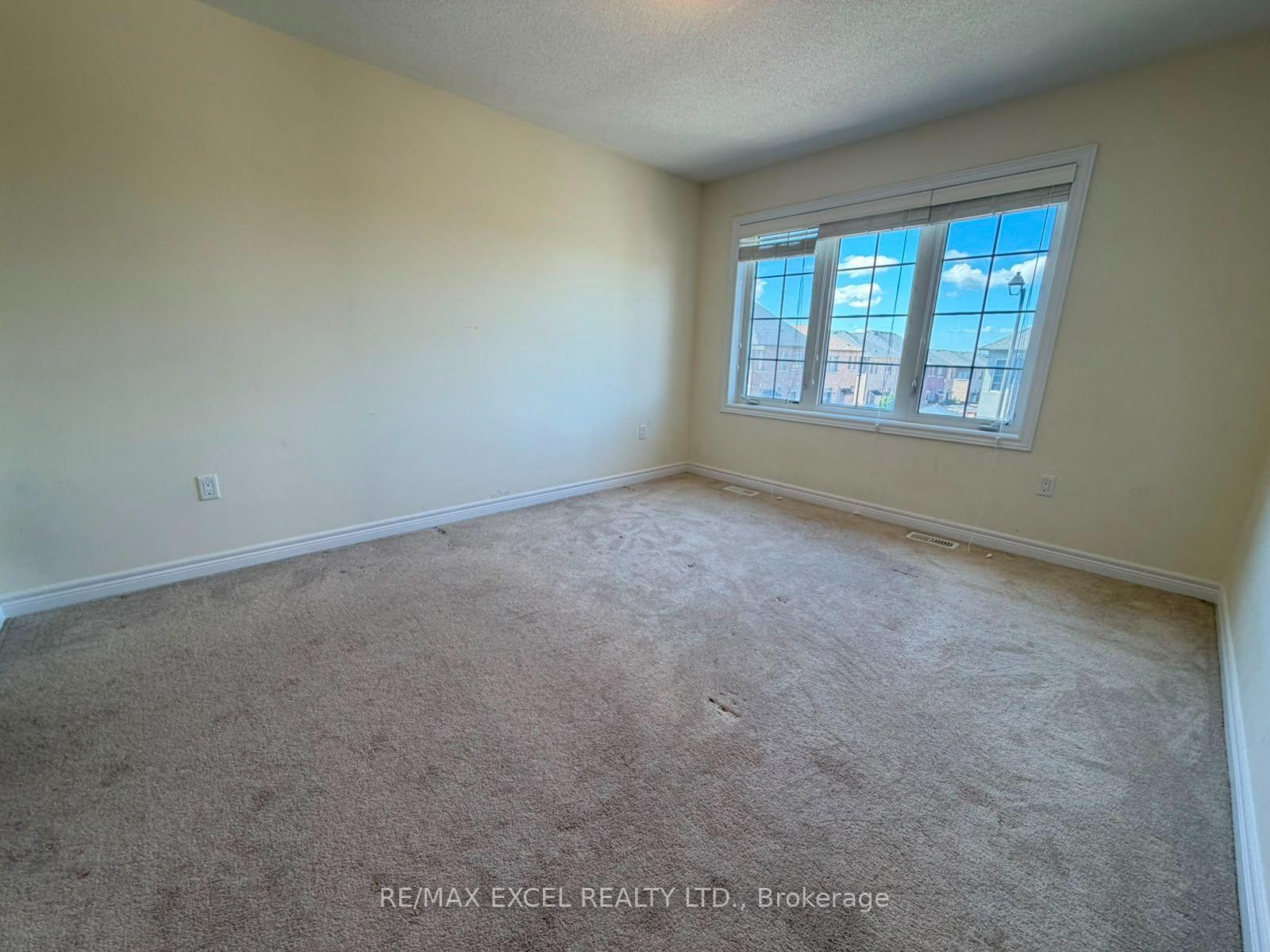 Photo 6 of 27 Manston Crescent, Markham, Milliken Mills East — HOMEH