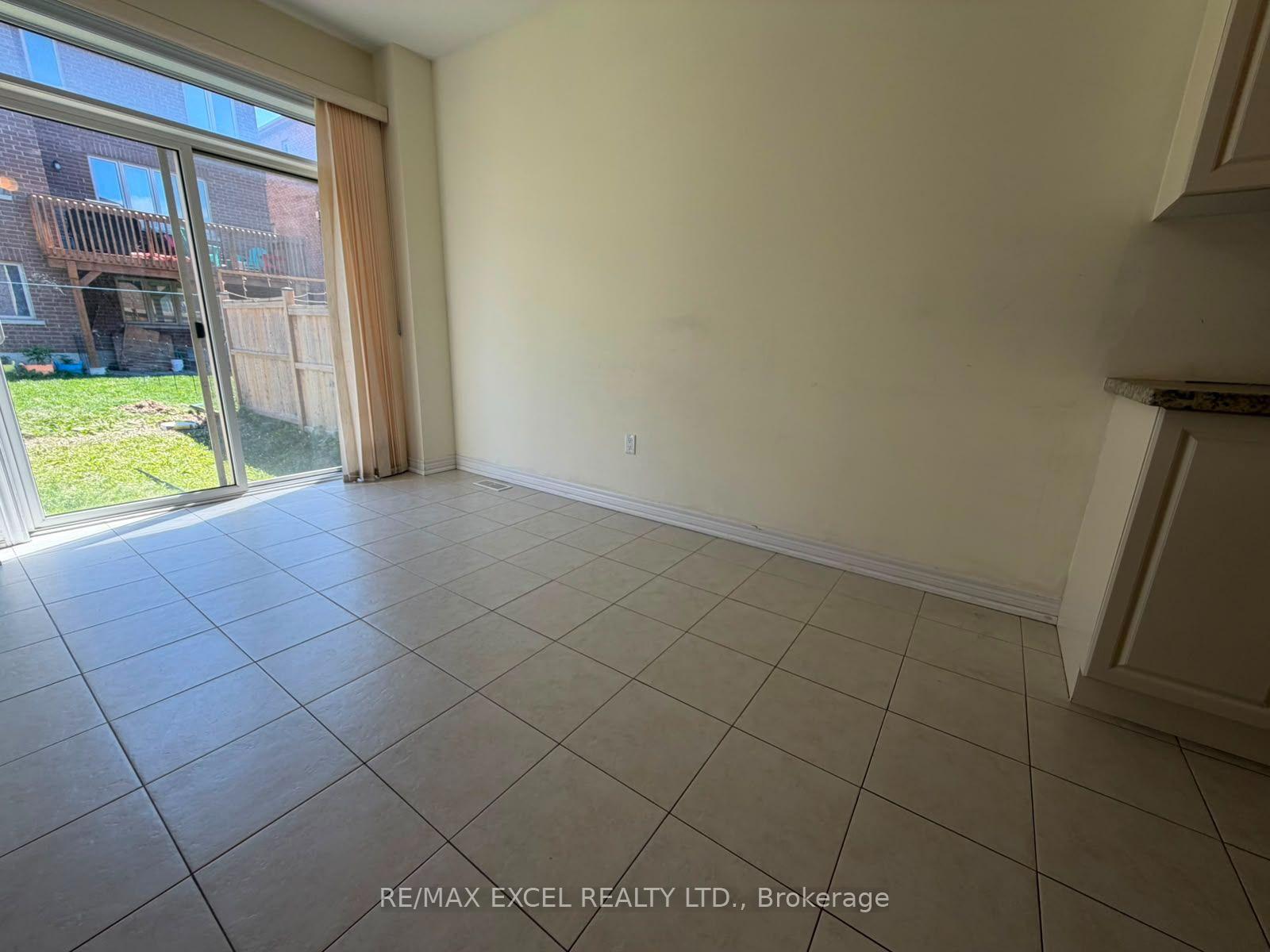 Photo 11 of 27 Manston Crescent, Markham, Milliken Mills East — HOMEH