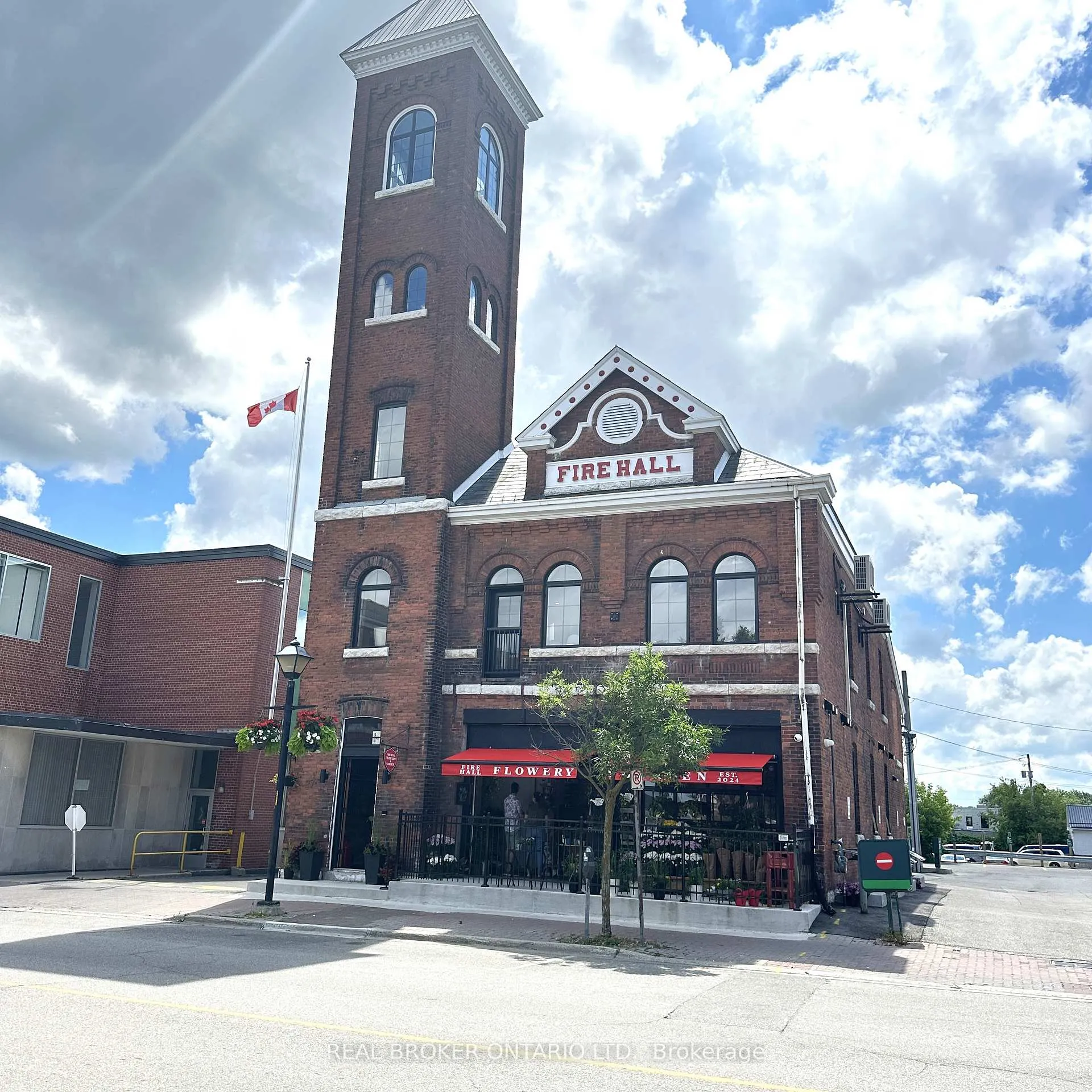 Photo 1 of Unit 102, 27 Peter Street N, Orillia — HOMEH