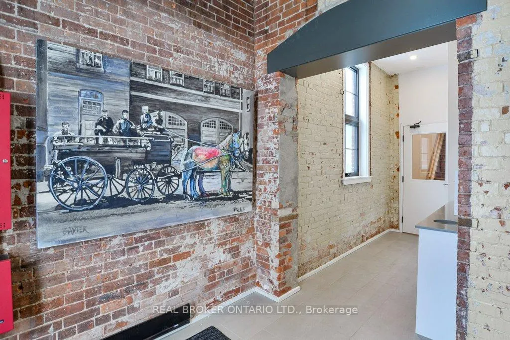 Photo 3 of Unit 102, 27 Peter Street N, Orillia — HOMEH
