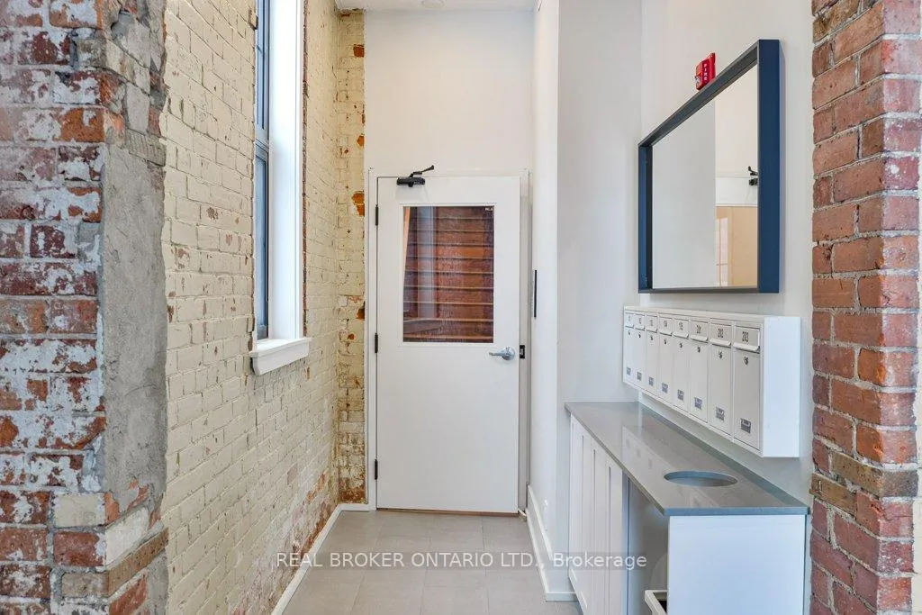 Photo 6 of Unit 102, 27 Peter Street N, Orillia — HOMEH