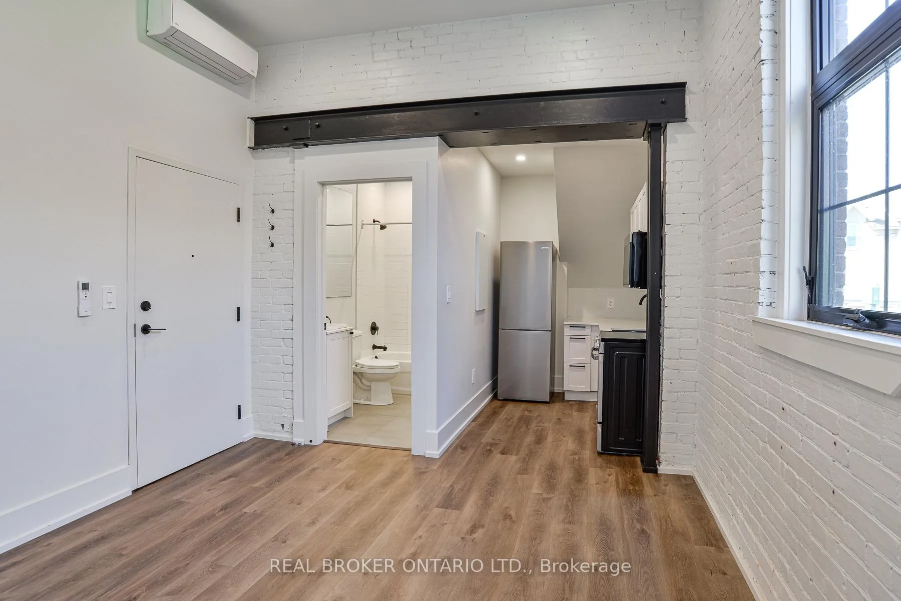 Photo 12 of Unit 102, 27 Peter Street N, Orillia — HOMEH