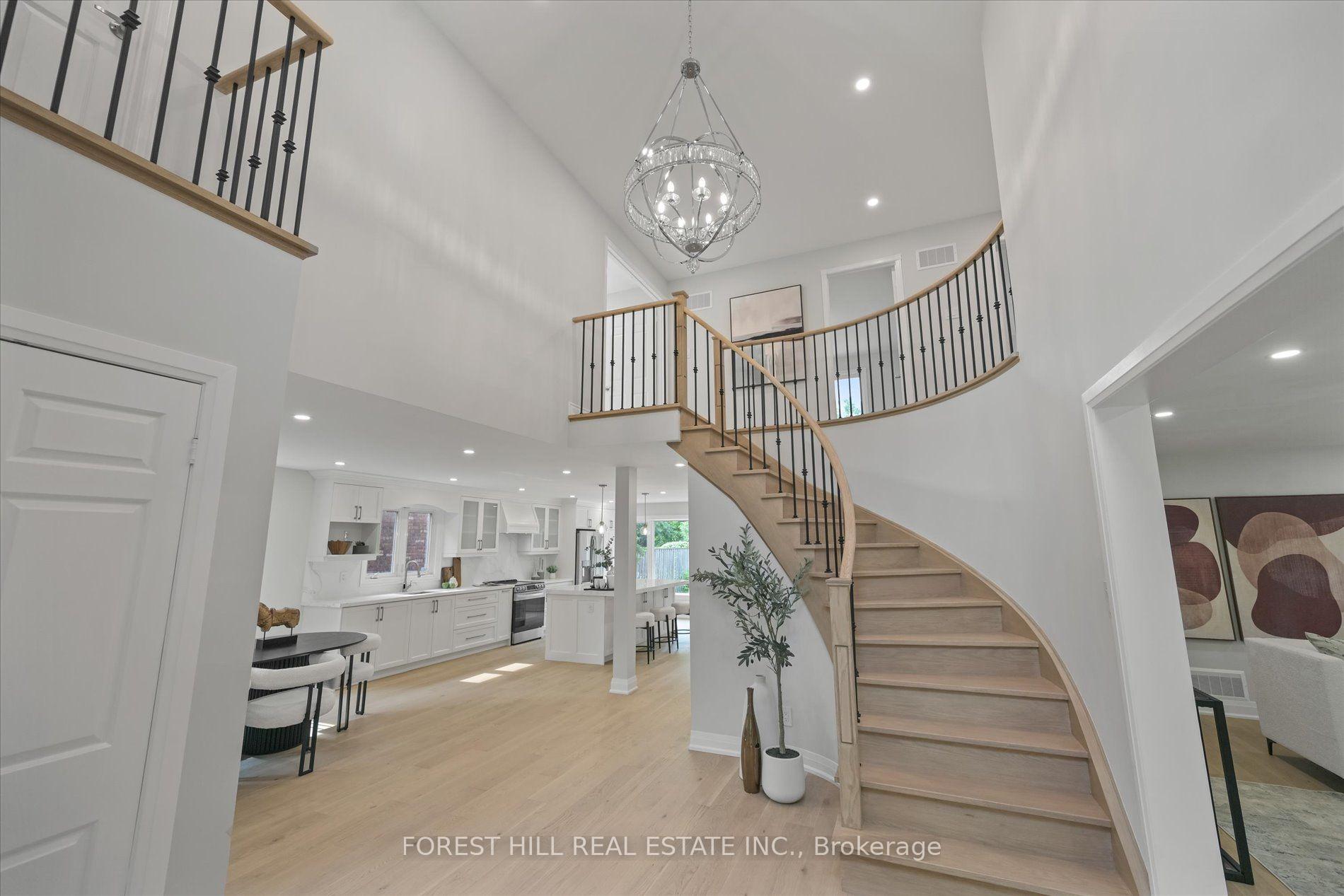 Photo 5 of 30 Pennock Crescent, Markham, Unionville — HOMEH