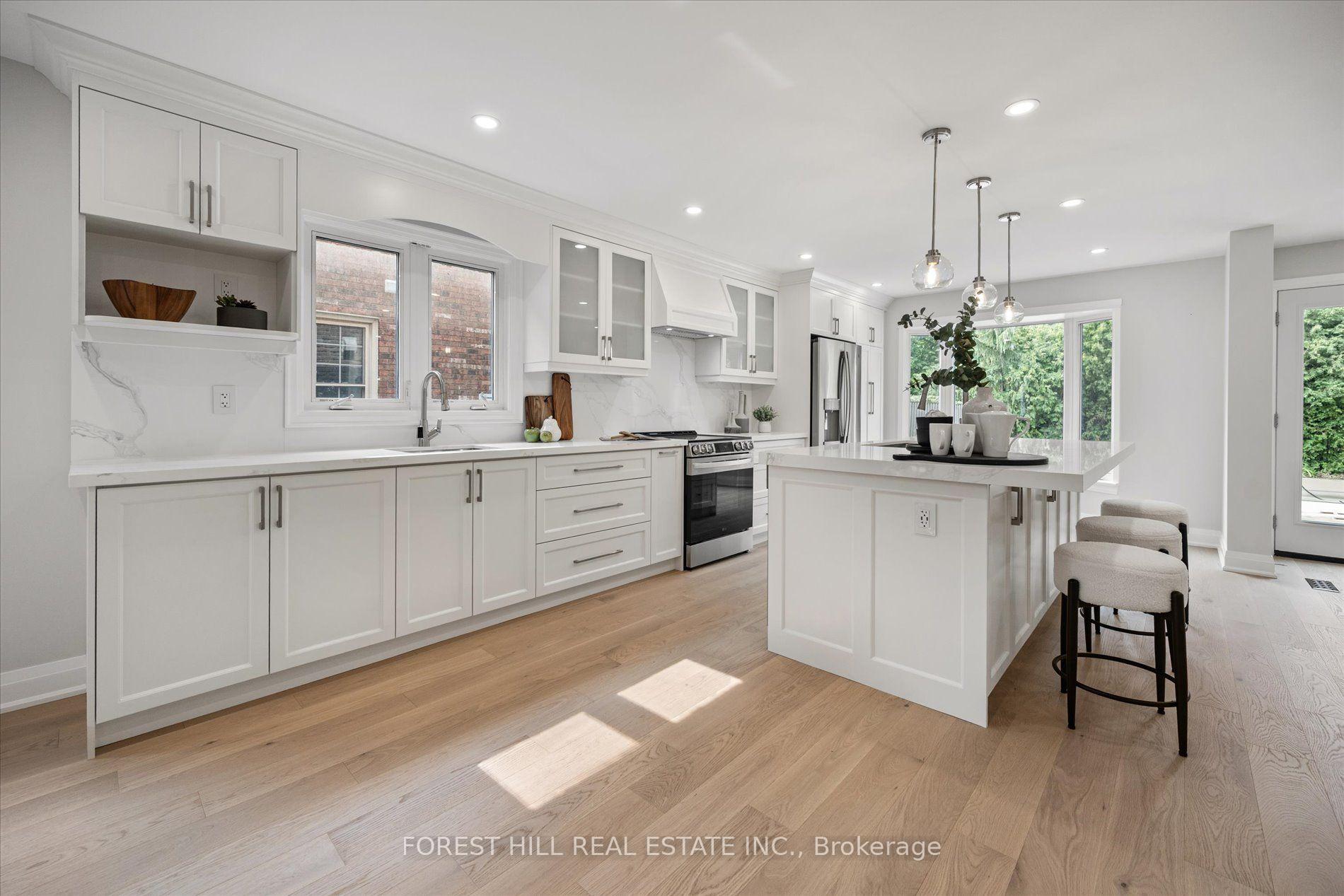 Photo 8 of 30 Pennock Crescent, Markham, Unionville — HOMEH