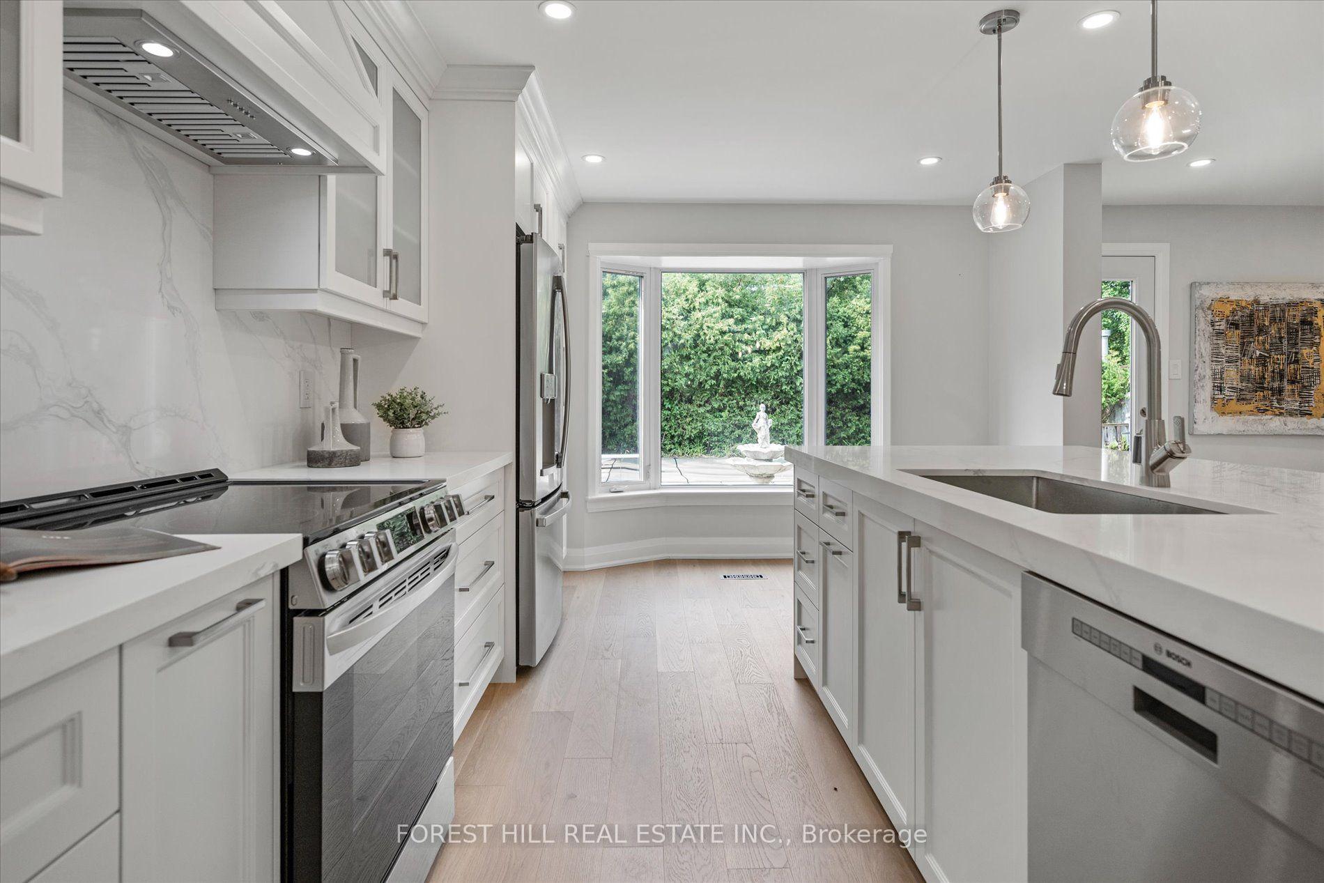 Photo 9 of 30 Pennock Crescent, Markham, Unionville — HOMEH