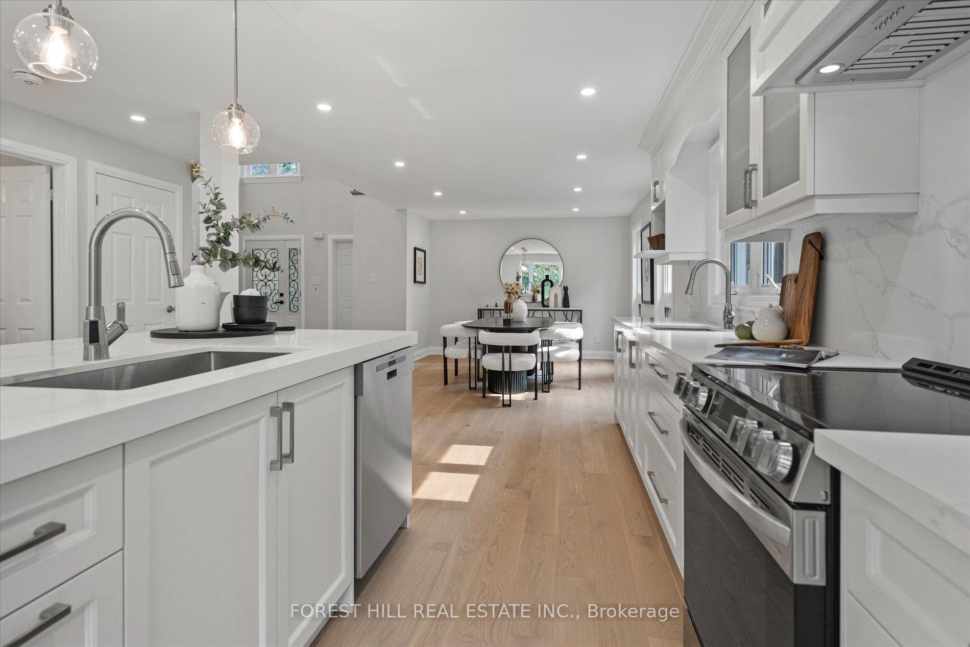 Photo 10 of 30 Pennock Crescent, Markham, Unionville — HOMEH