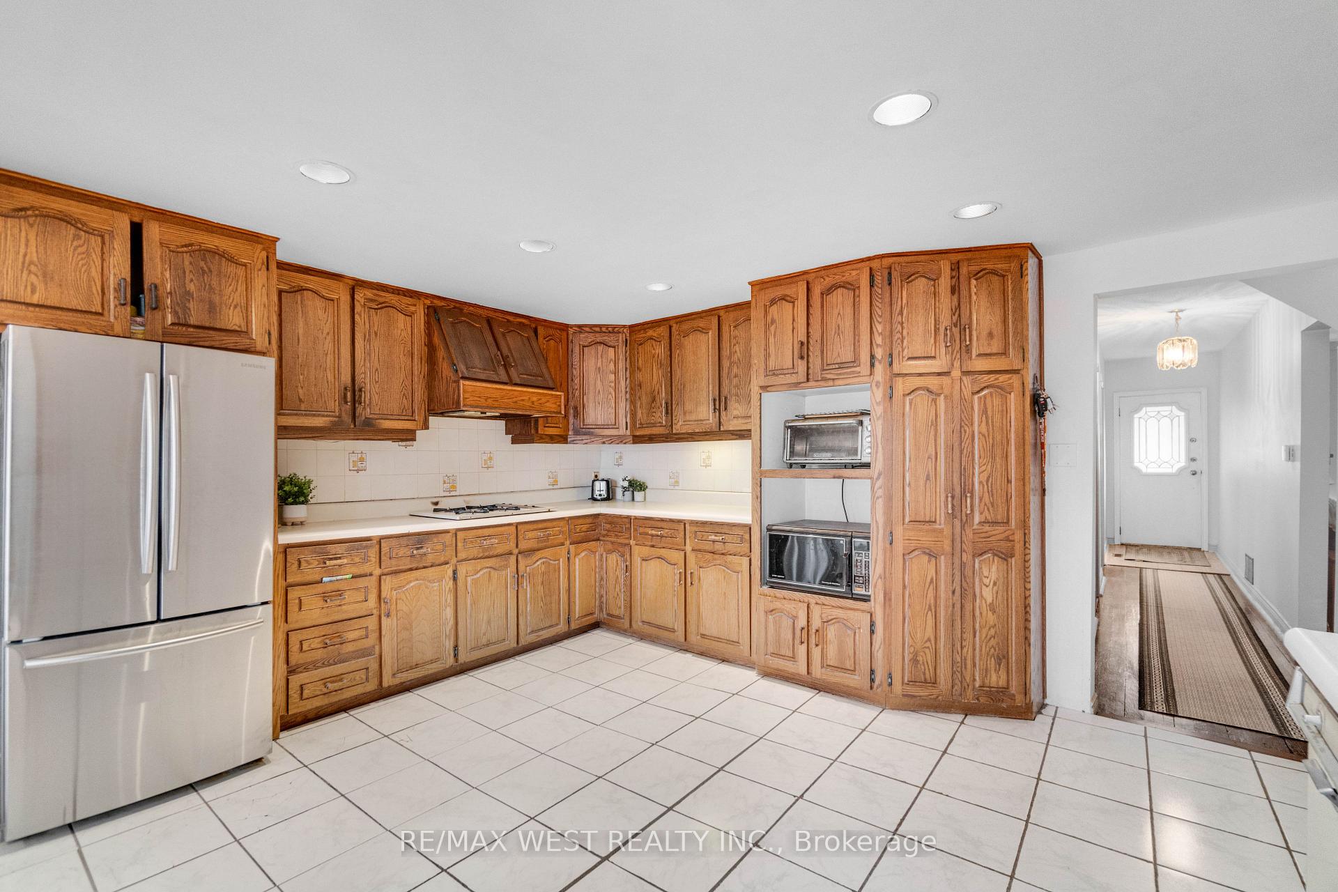Photo 5 of 1518 Cawthra Road, Mississauga, Mineola — HOMEH