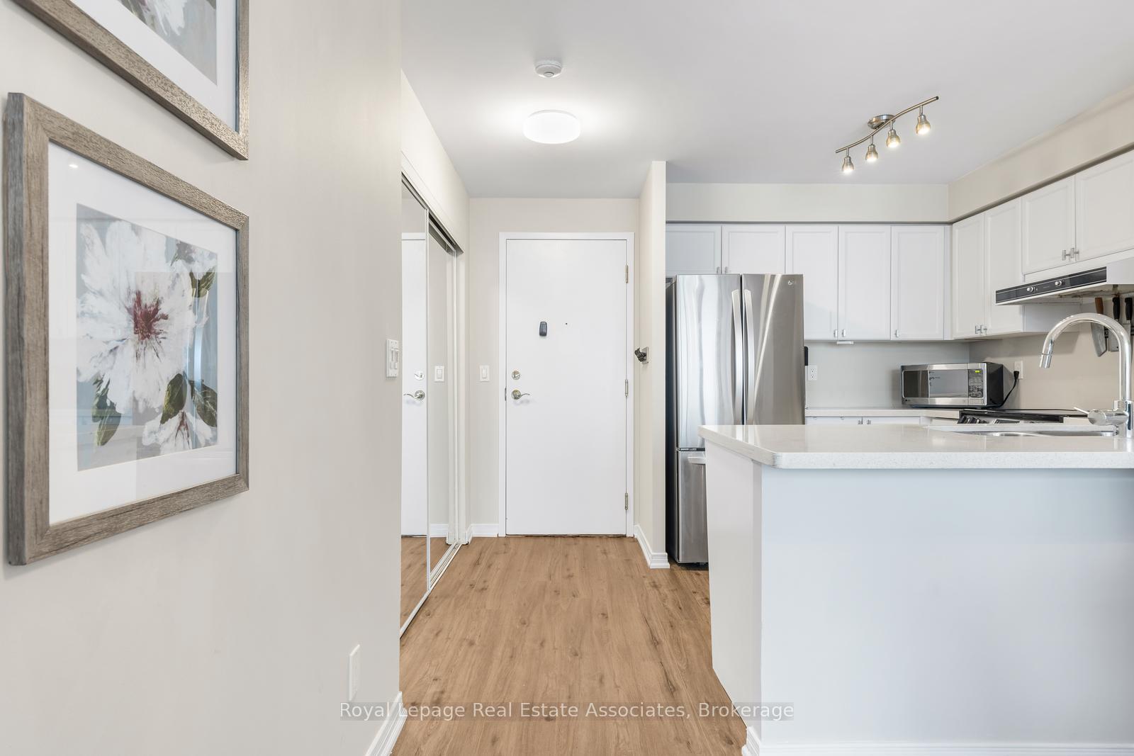 Photo 4 of Unit PH7, 2565 Erin Centre Boulevard, Mississauga, Central Erin Mills — HOMEH