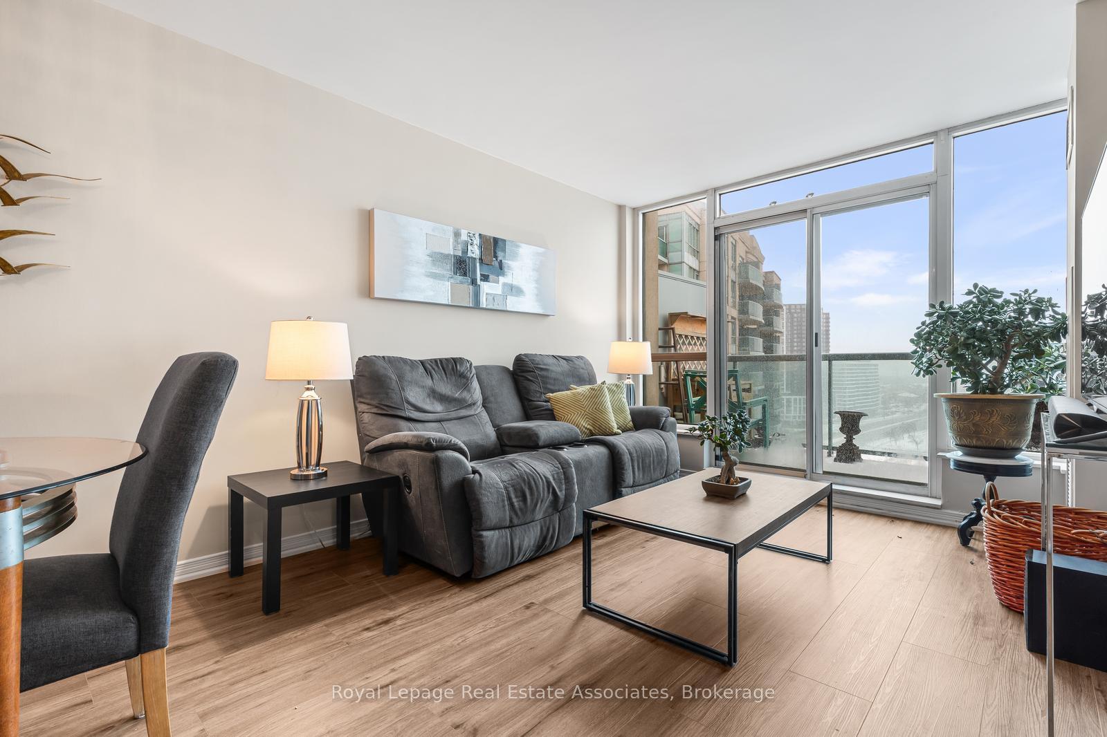 Photo 14 of Unit PH7, 2565 Erin Centre Boulevard, Mississauga, Central Erin Mills — HOMEH