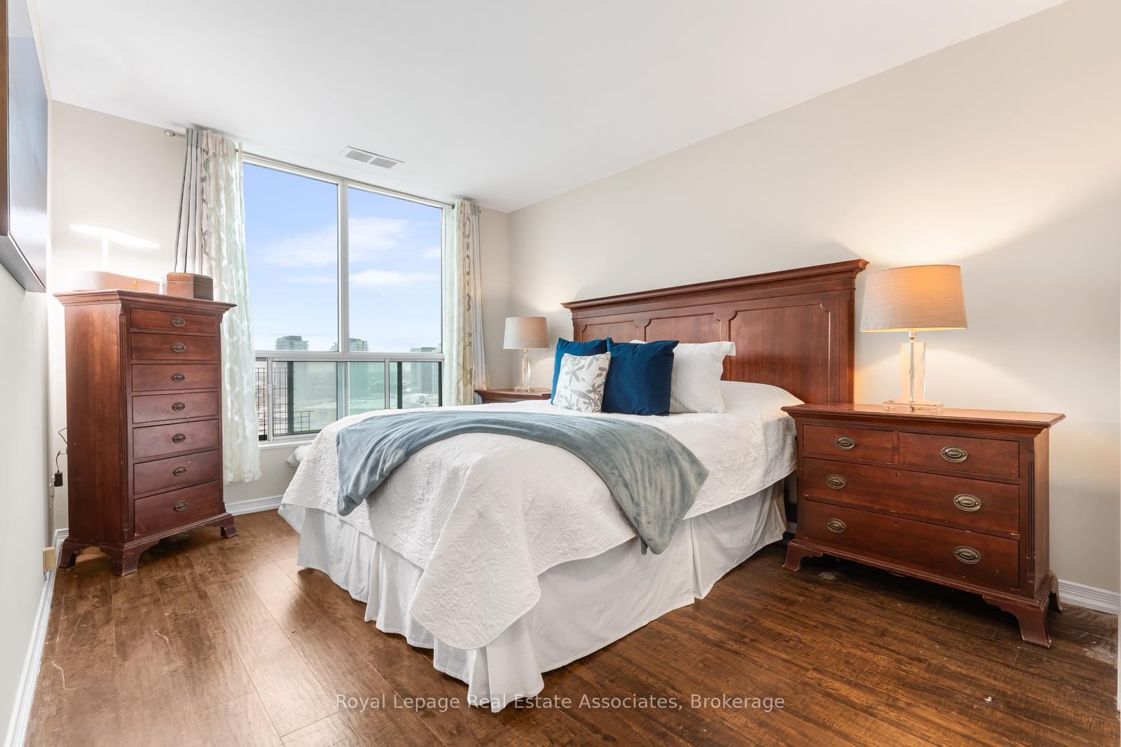 Photo 19 of Unit PH7, 2565 Erin Centre Boulevard, Mississauga, Central Erin Mills — HOMEH