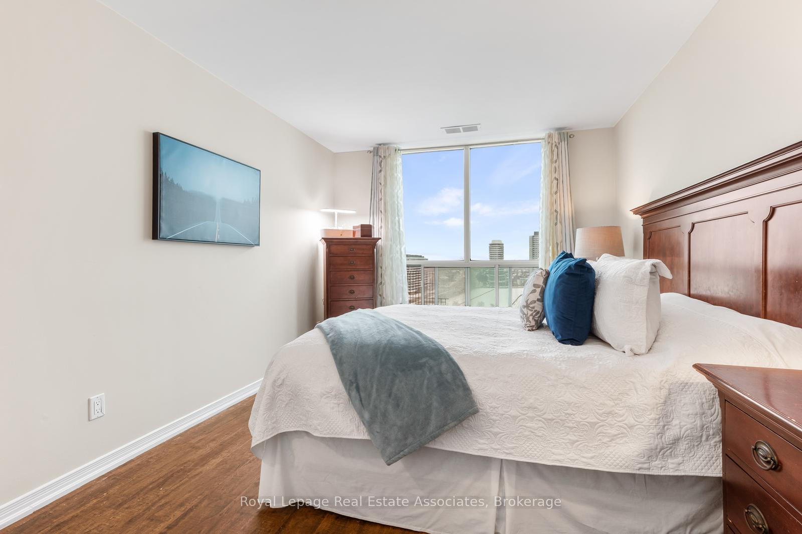 Photo 20 of Unit PH7, 2565 Erin Centre Boulevard, Mississauga, Central Erin Mills — HOMEH