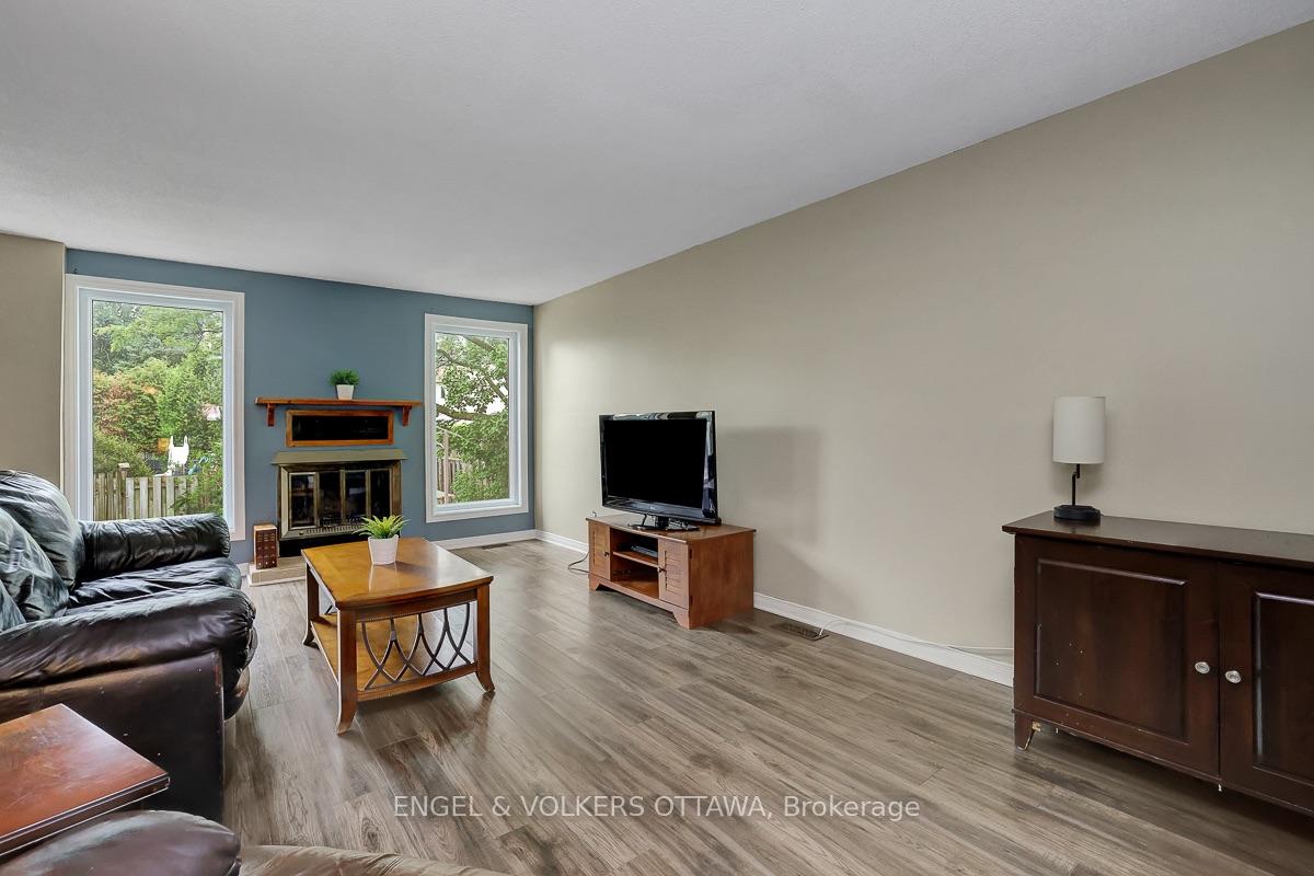 Photo 8 of 1844 Prestwick Drive, Ottawa, Queenswood Heights South — HOMEH