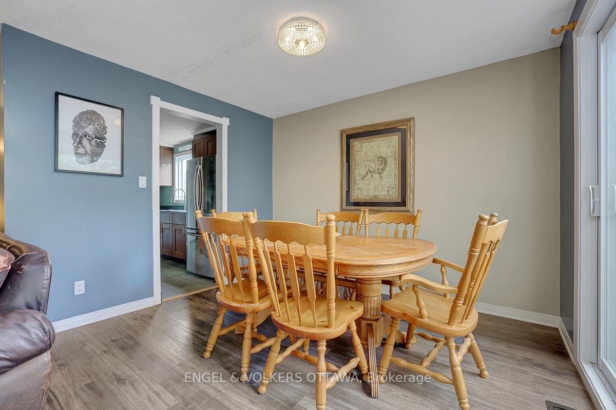 Photo 11 of 1844 Prestwick Drive, Ottawa, Queenswood Heights South — HOMEH