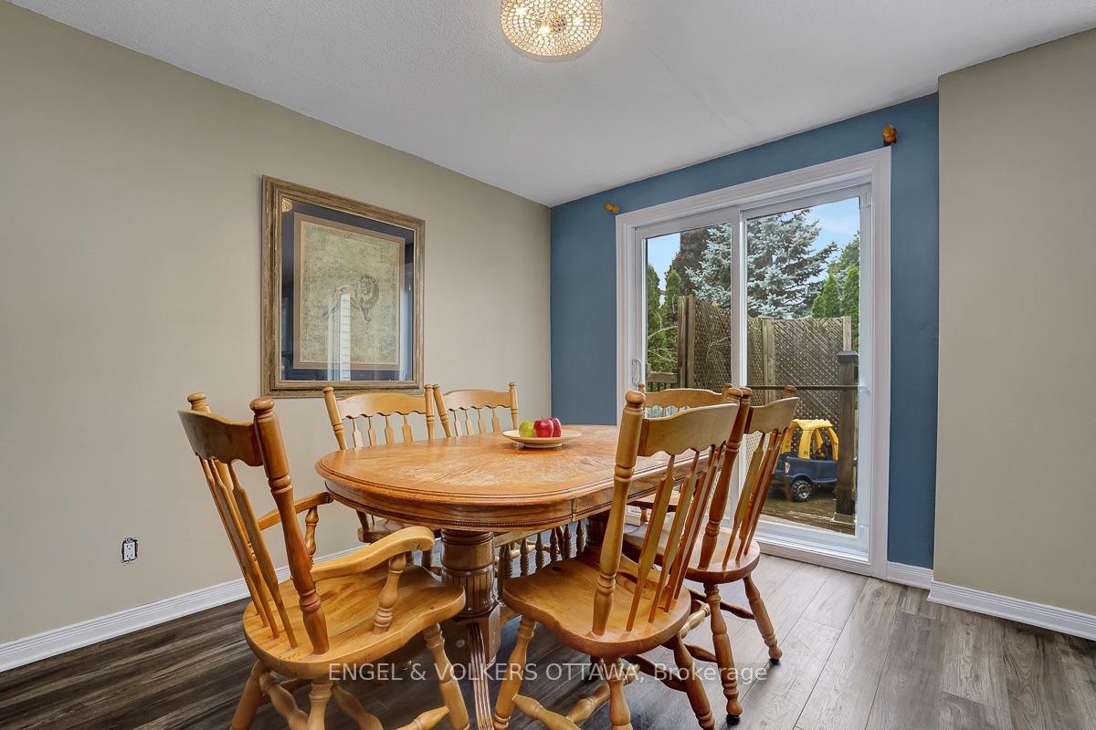 Photo 12 of 1844 Prestwick Drive, Ottawa, Queenswood Heights South — HOMEH