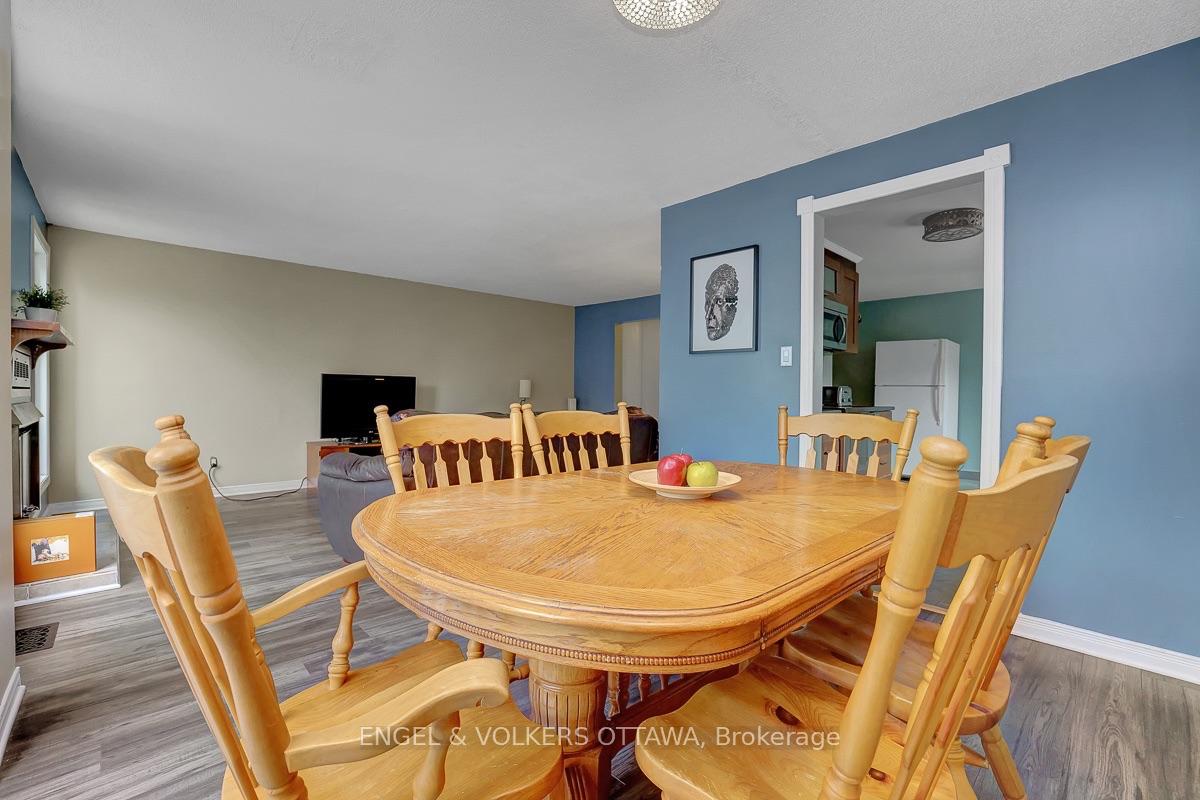 Photo 13 of 1844 Prestwick Drive, Ottawa, Queenswood Heights South — HOMEH