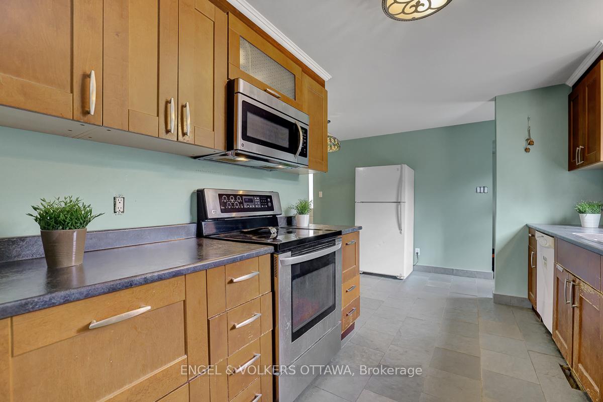 Photo 15 of 1844 Prestwick Drive, Ottawa, Queenswood Heights South — HOMEH
