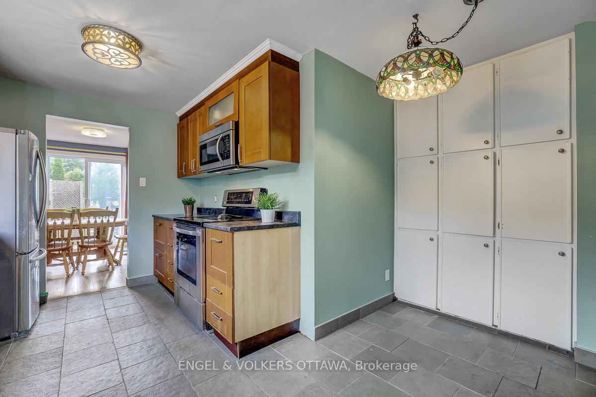 Photo 19 of 1844 Prestwick Drive, Ottawa, Queenswood Heights South — HOMEH