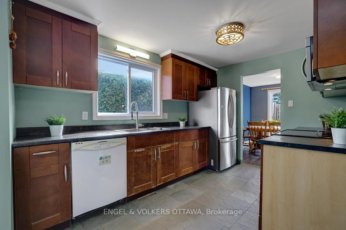 Photo 20 of 1844 Prestwick Drive, Ottawa, Queenswood Heights South — HOMEH