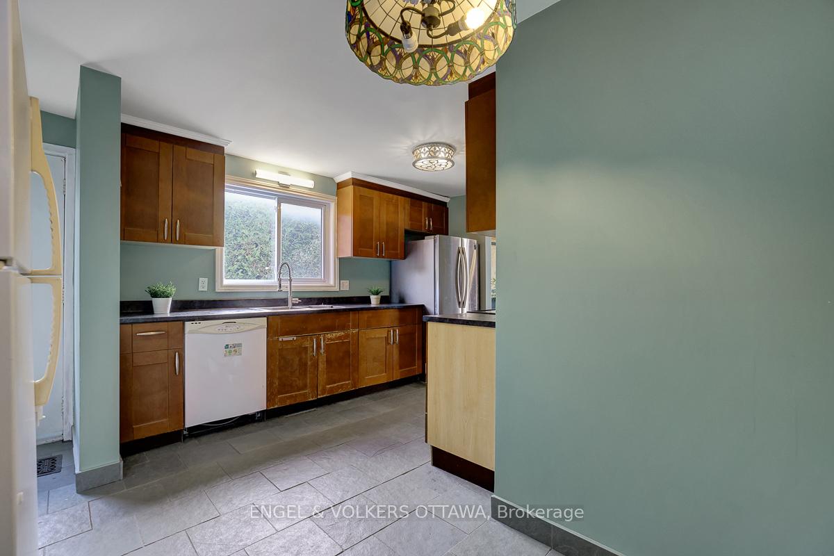 Photo 21 of 1844 Prestwick Drive, Ottawa, Queenswood Heights South — HOMEH