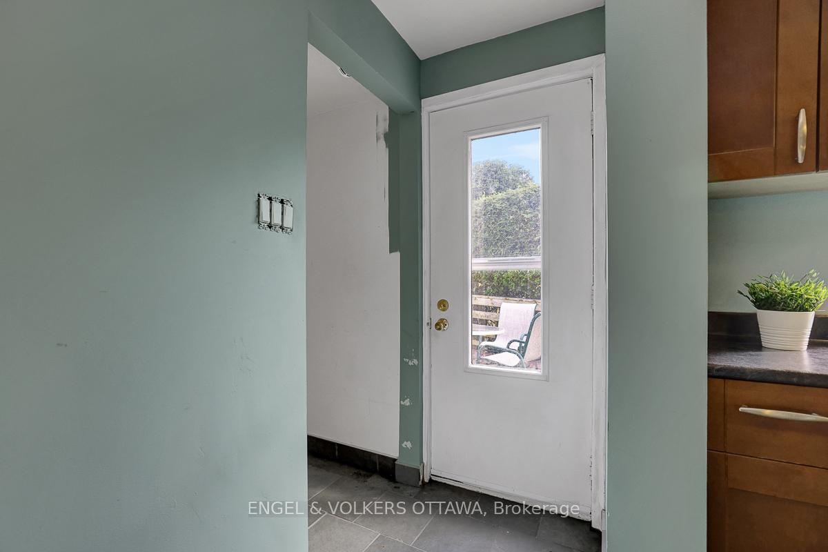 Photo 22 of 1844 Prestwick Drive, Ottawa, Queenswood Heights South — HOMEH
