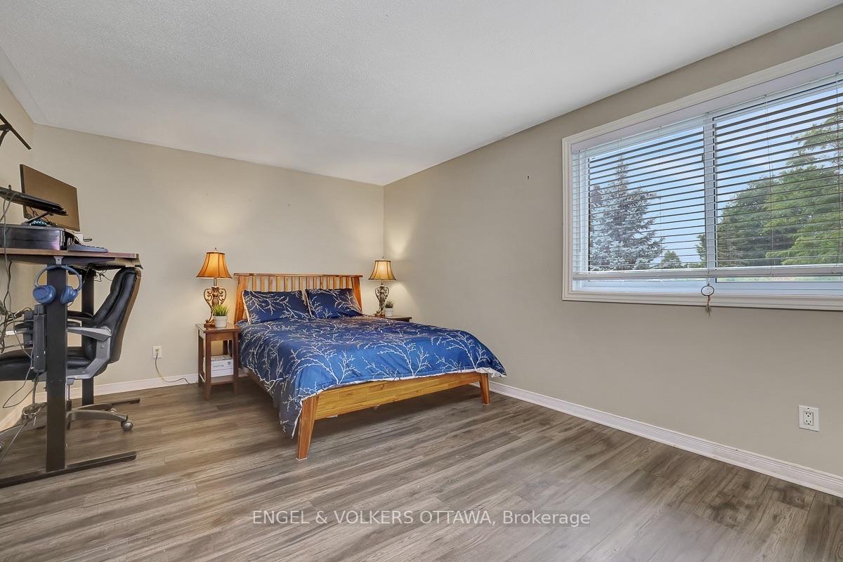 Photo 25 of 1844 Prestwick Drive, Ottawa, Queenswood Heights South — HOMEH
