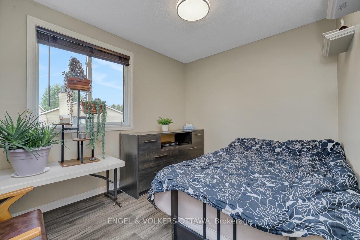 Photo 30 of 1844 Prestwick Drive, Ottawa, Queenswood Heights South — HOMEH