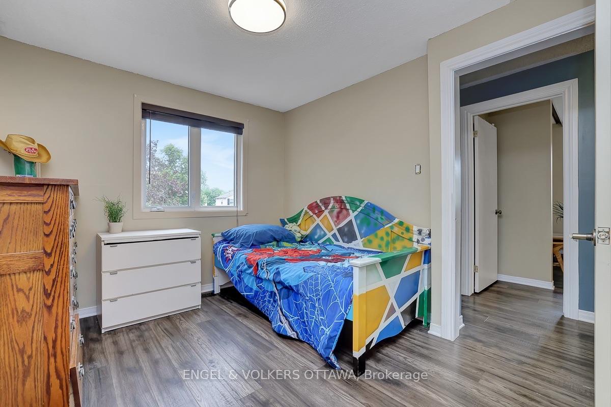Photo 33 of 1844 Prestwick Drive, Ottawa, Queenswood Heights South — HOMEH