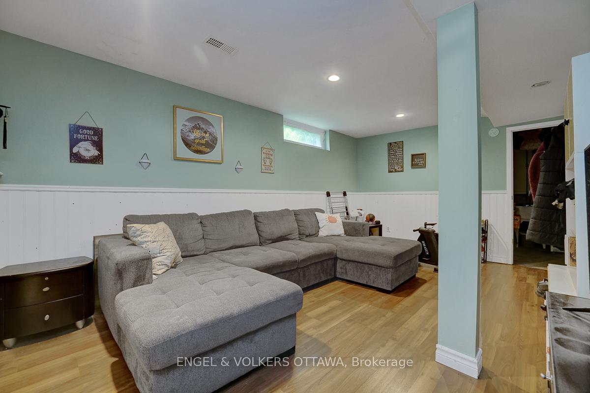 Photo 35 of 1844 Prestwick Drive, Ottawa, Queenswood Heights South — HOMEH