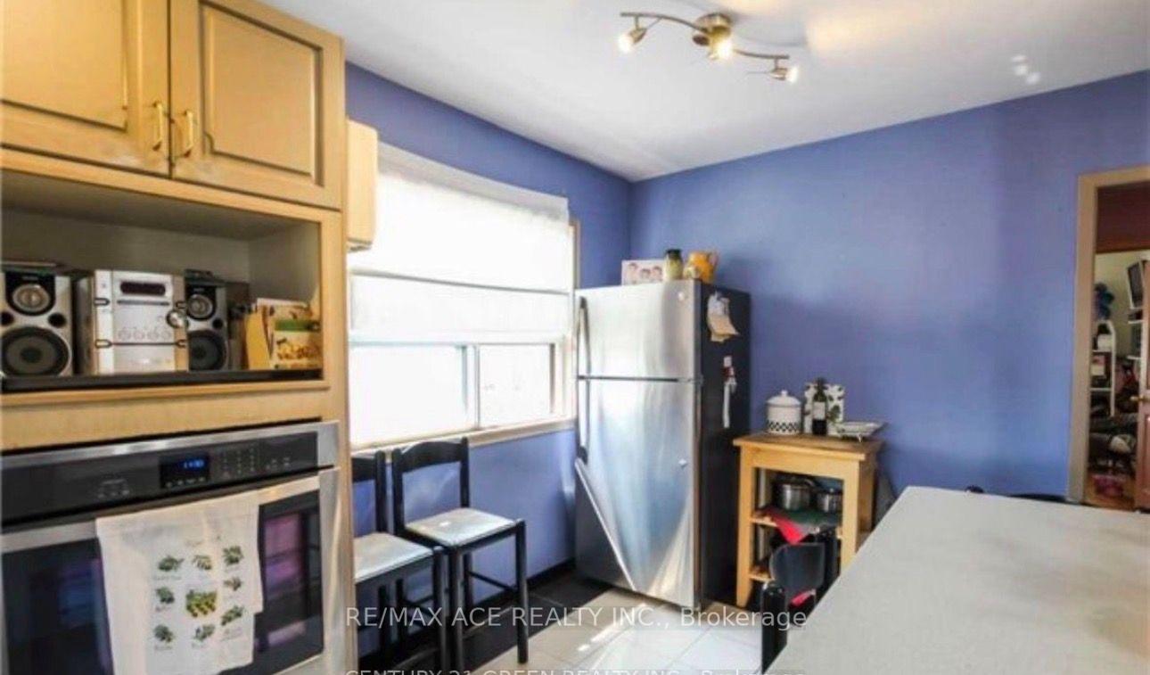 Photo 6 of 18 Roseglor Crescent, Scarborough, Bendale — HOMEH
