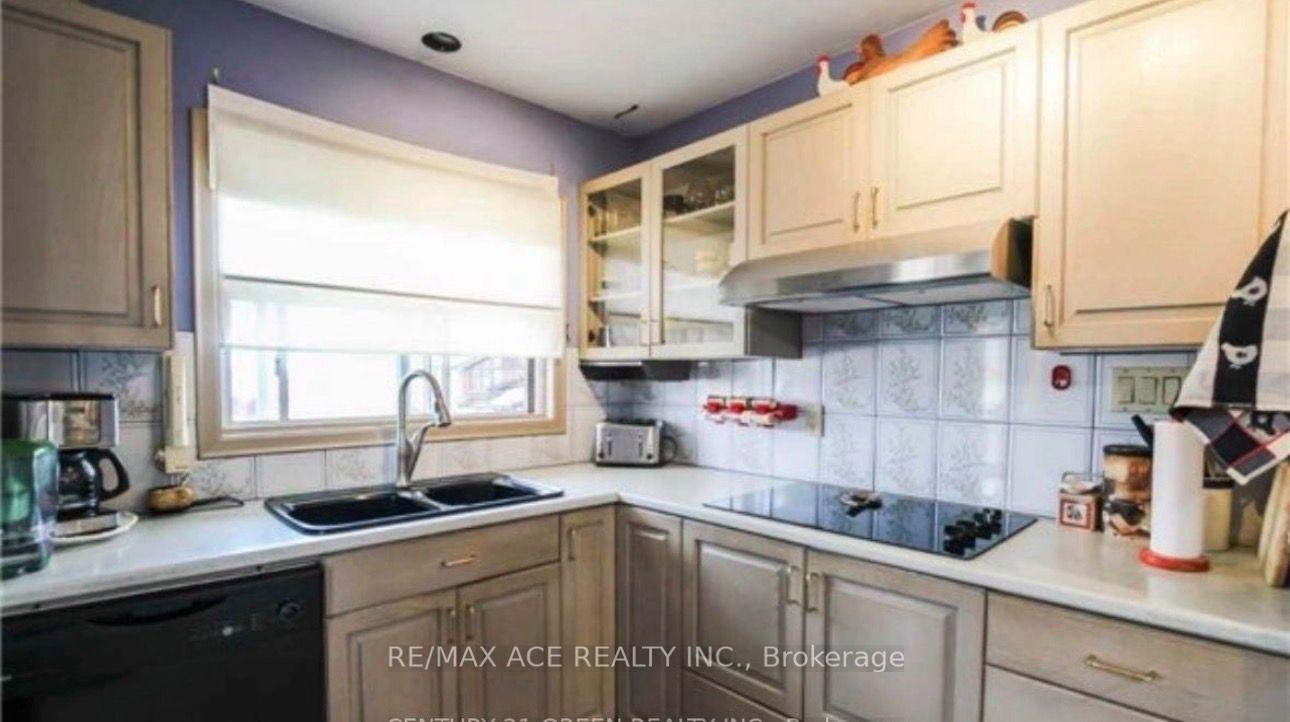 Photo 7 of 18 Roseglor Crescent, Scarborough, Bendale — HOMEH