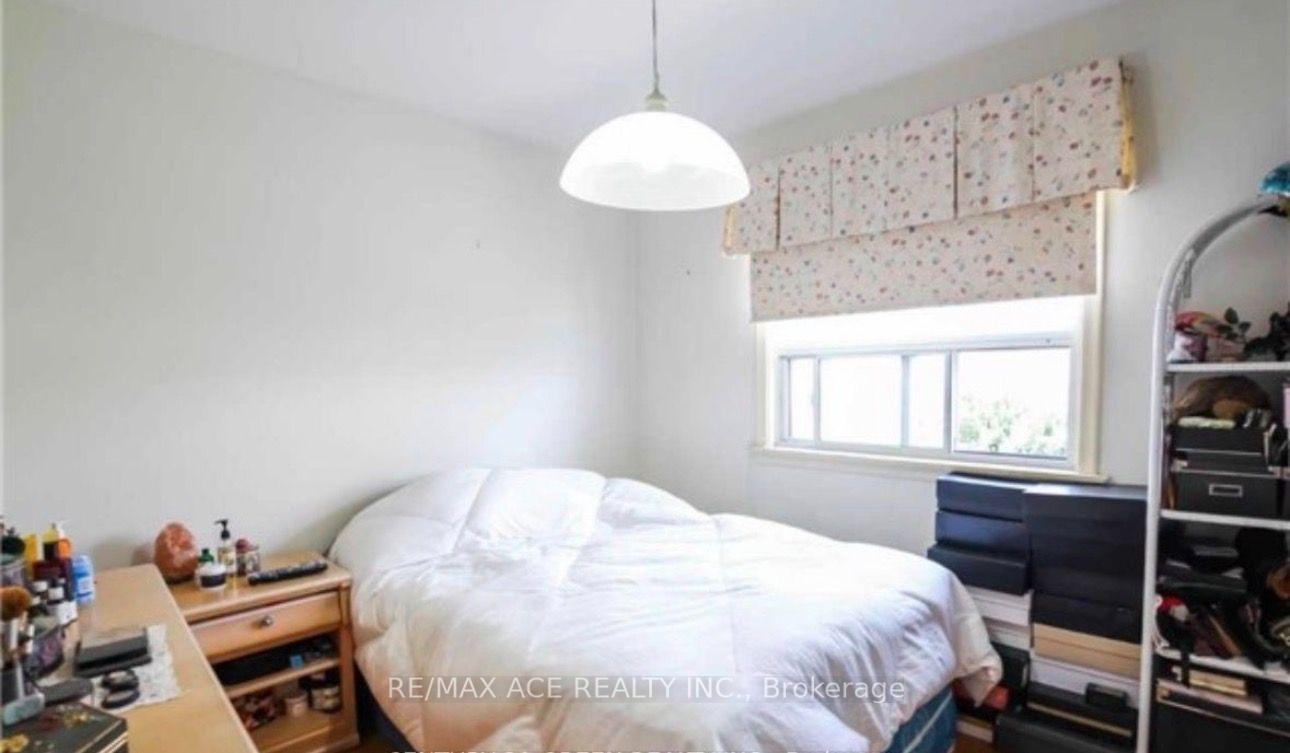 Photo 12 of 18 Roseglor Crescent, Scarborough, Bendale — HOMEH