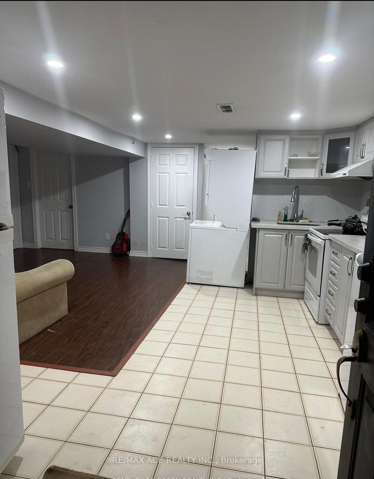 Photo 14 of 18 Roseglor Crescent, Scarborough, Bendale — HOMEH