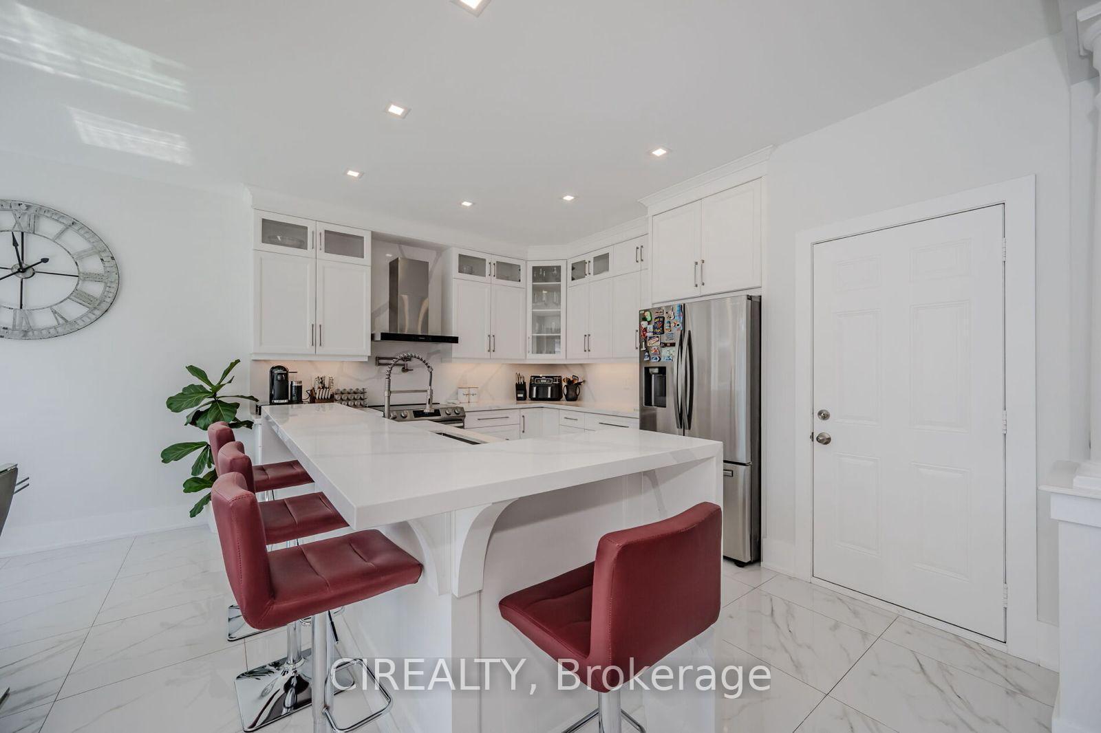 Photo 10 of 4712 Doug Wright Drive, Burlington, Alton — HOMEH