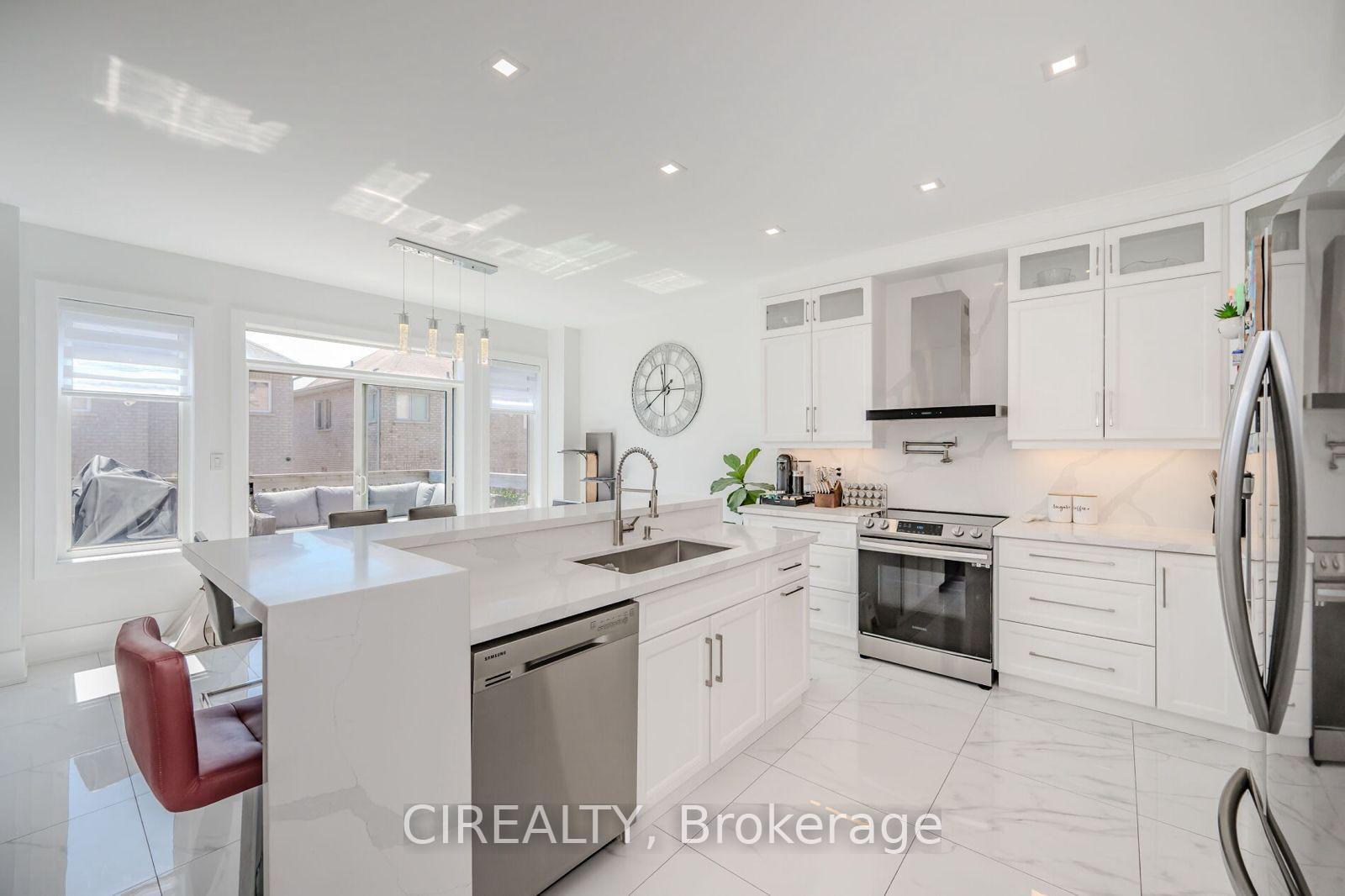 Photo 11 of 4712 Doug Wright Drive, Burlington, Alton — HOMEH