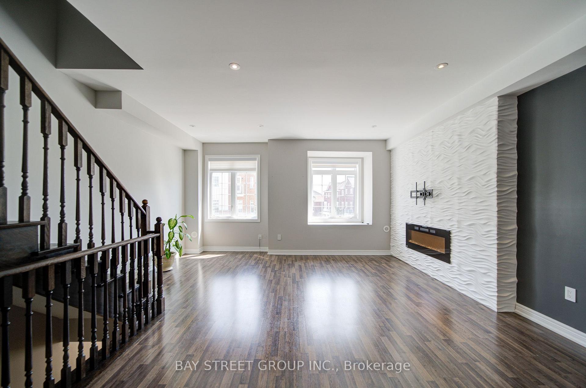 Photo 4 of 48 Roy Grove Way, Markham, Greensborough — HOMEH