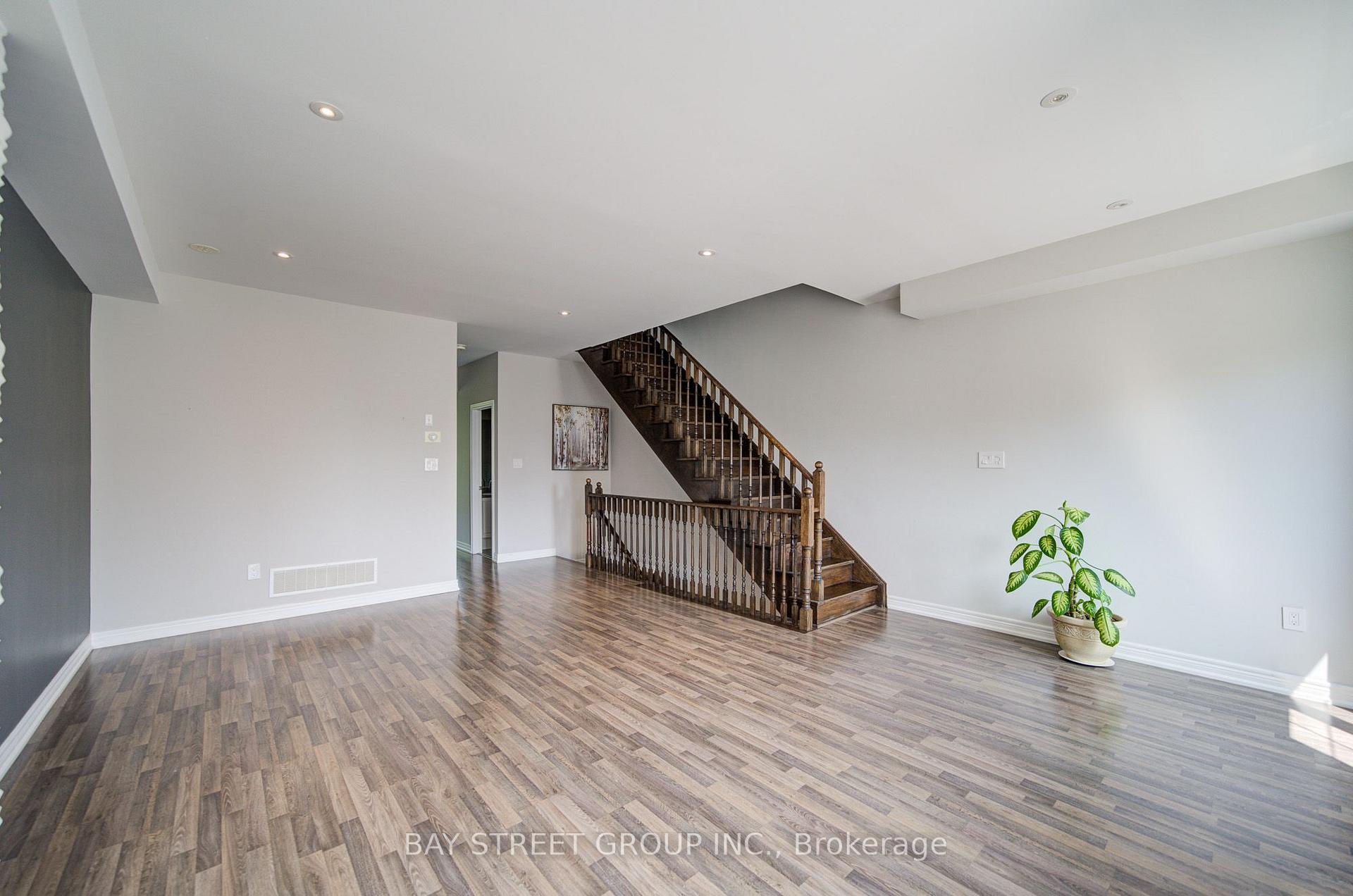Photo 5 of 48 Roy Grove Way, Markham, Greensborough — HOMEH