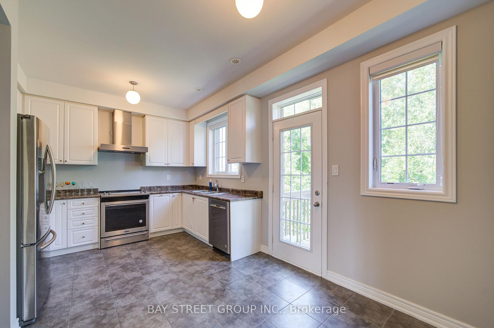 Photo 8 of 48 Roy Grove Way, Markham, Greensborough — HOMEH