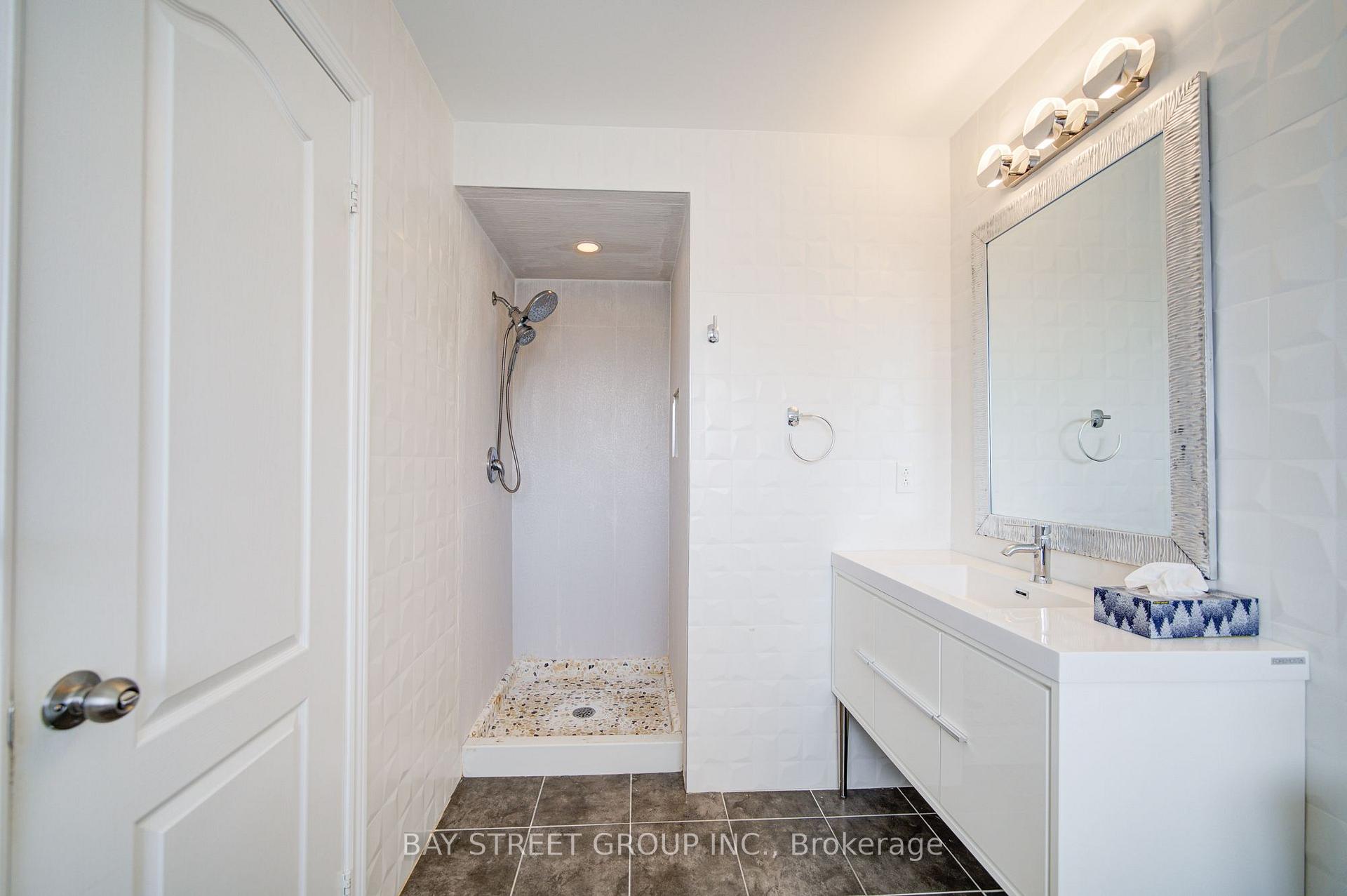 Photo 22 of 48 Roy Grove Way, Markham, Greensborough — HOMEH