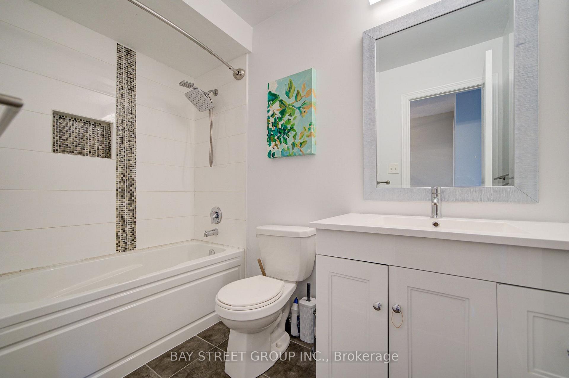 Photo 26 of 48 Roy Grove Way, Markham, Greensborough — HOMEH