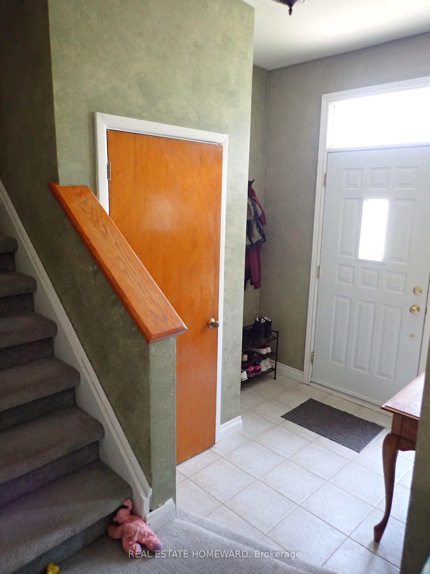 Photo 7 of Unit Front, 56 Perivale Crescent, Scarborough, Bendale — HOMEH